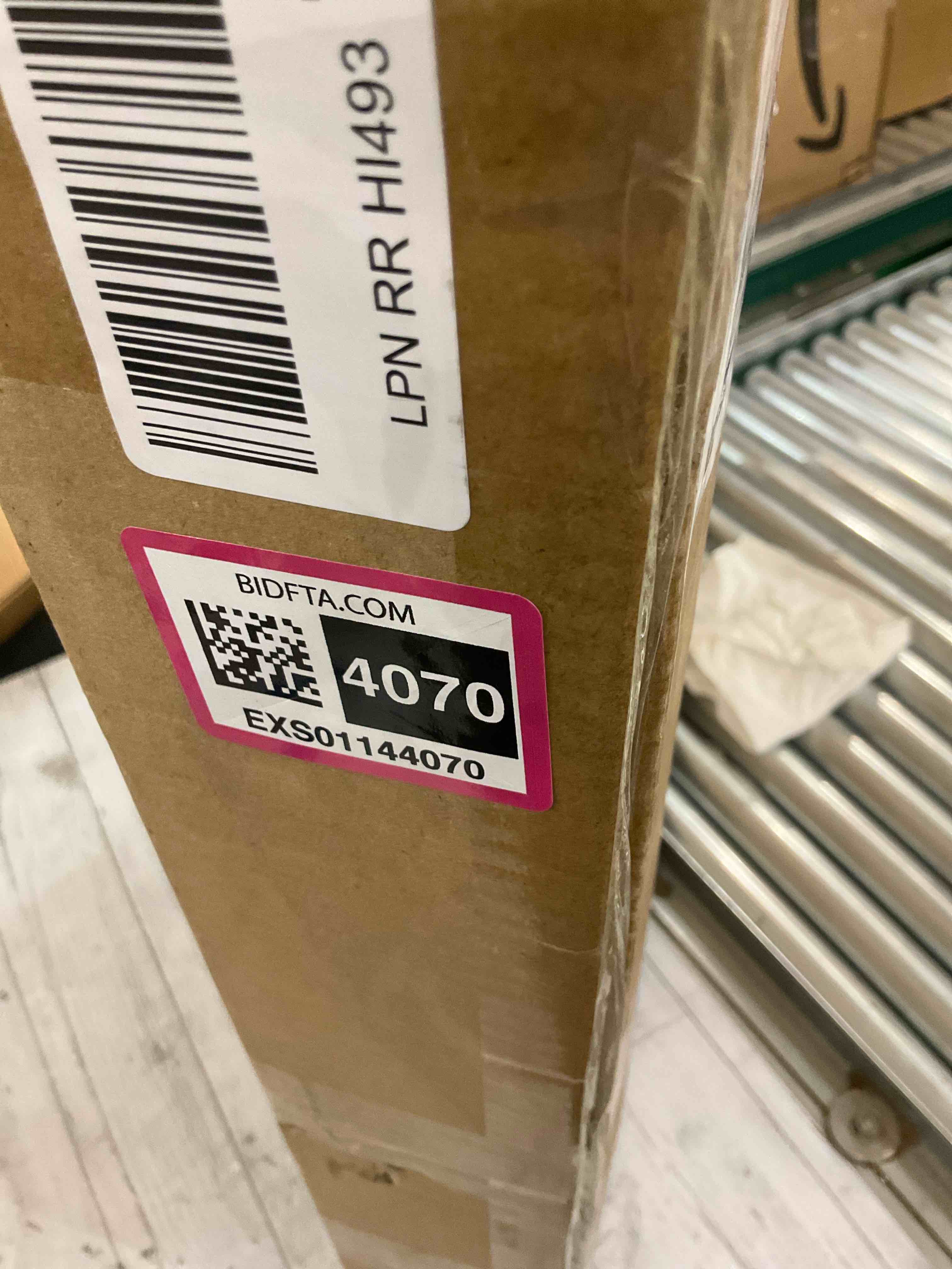 https://s3.amazonaws.com/lotting-images-prod/bidfta/EXS01144070_1707846523052.jpeg