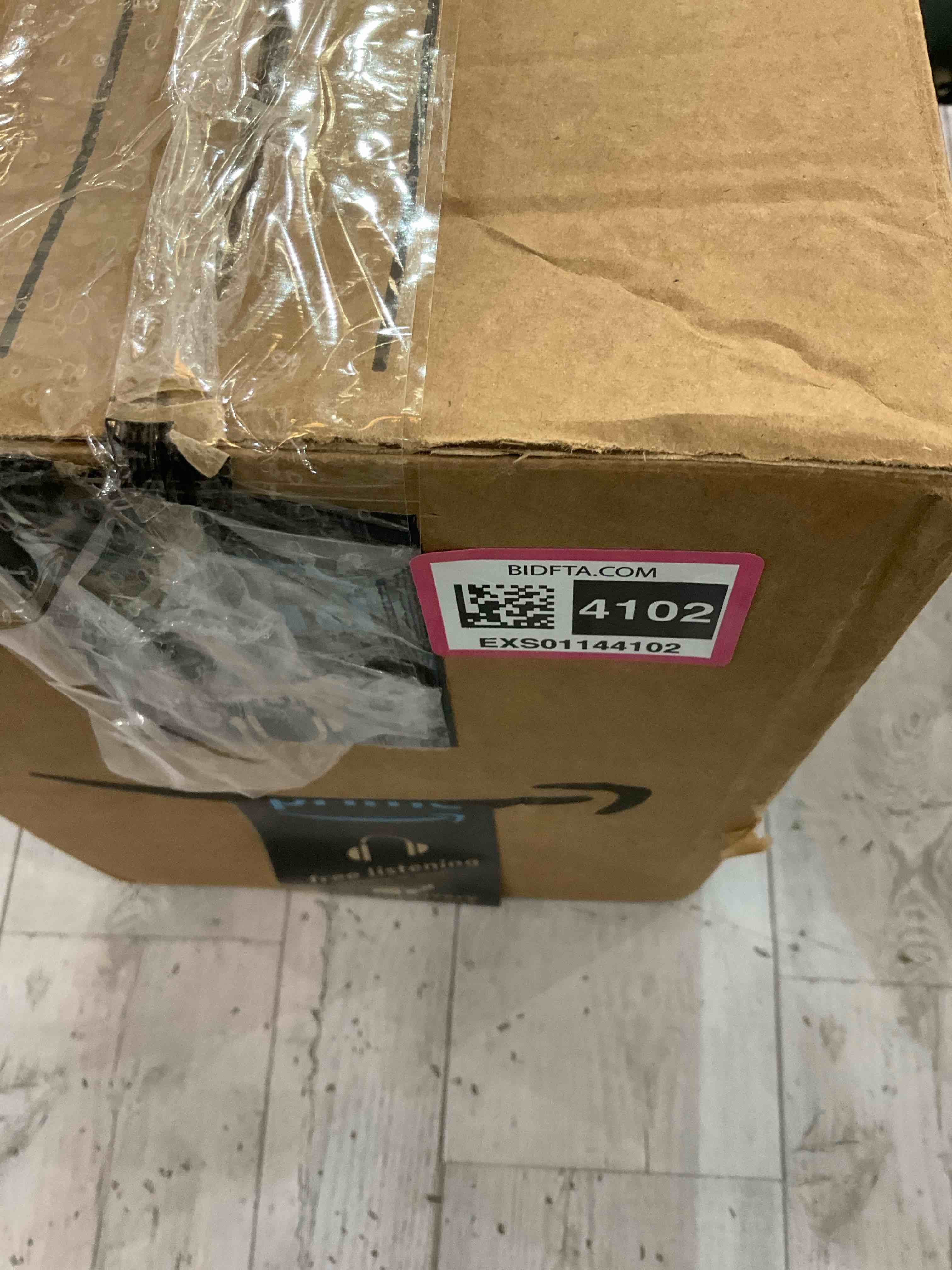 https://s3.amazonaws.com/lotting-images-prod/bidfta/EXS01144102_1707853231200.jpeg