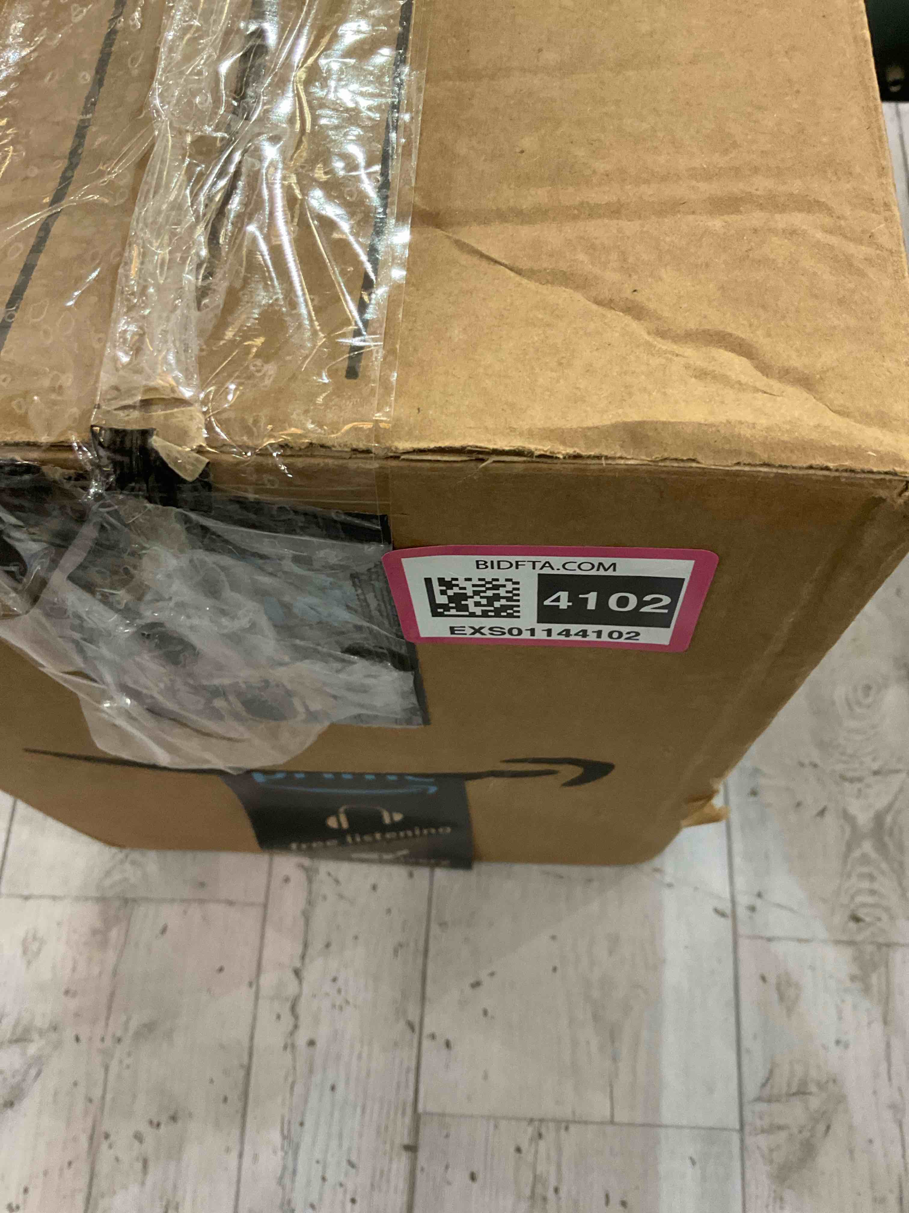 https://s3.amazonaws.com/lotting-images-prod/bidfta/EXS01144102_1707853232418.jpeg