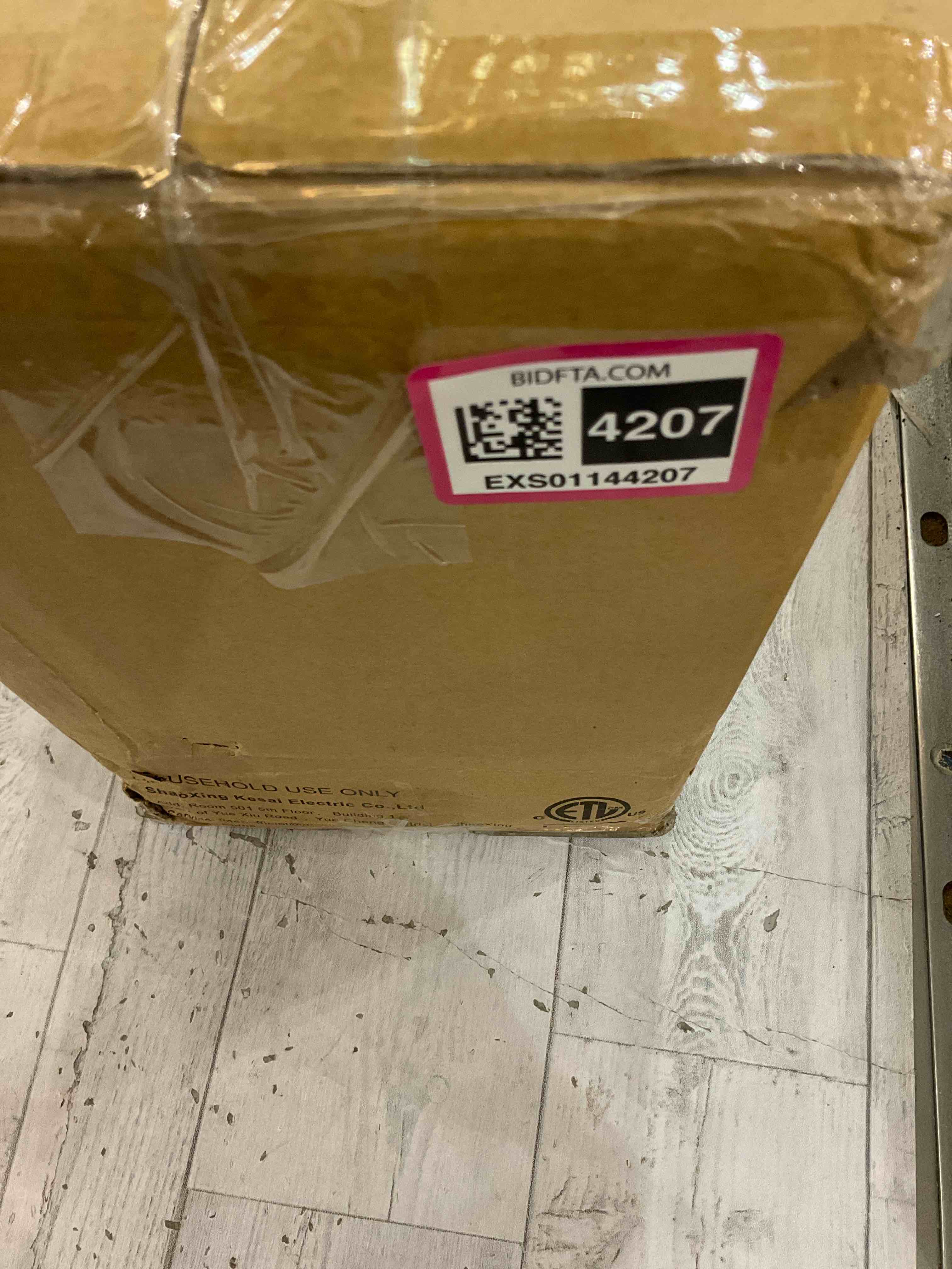 https://s3.amazonaws.com/lotting-images-prod/bidfta/EXS01144207_1707928122840.jpeg