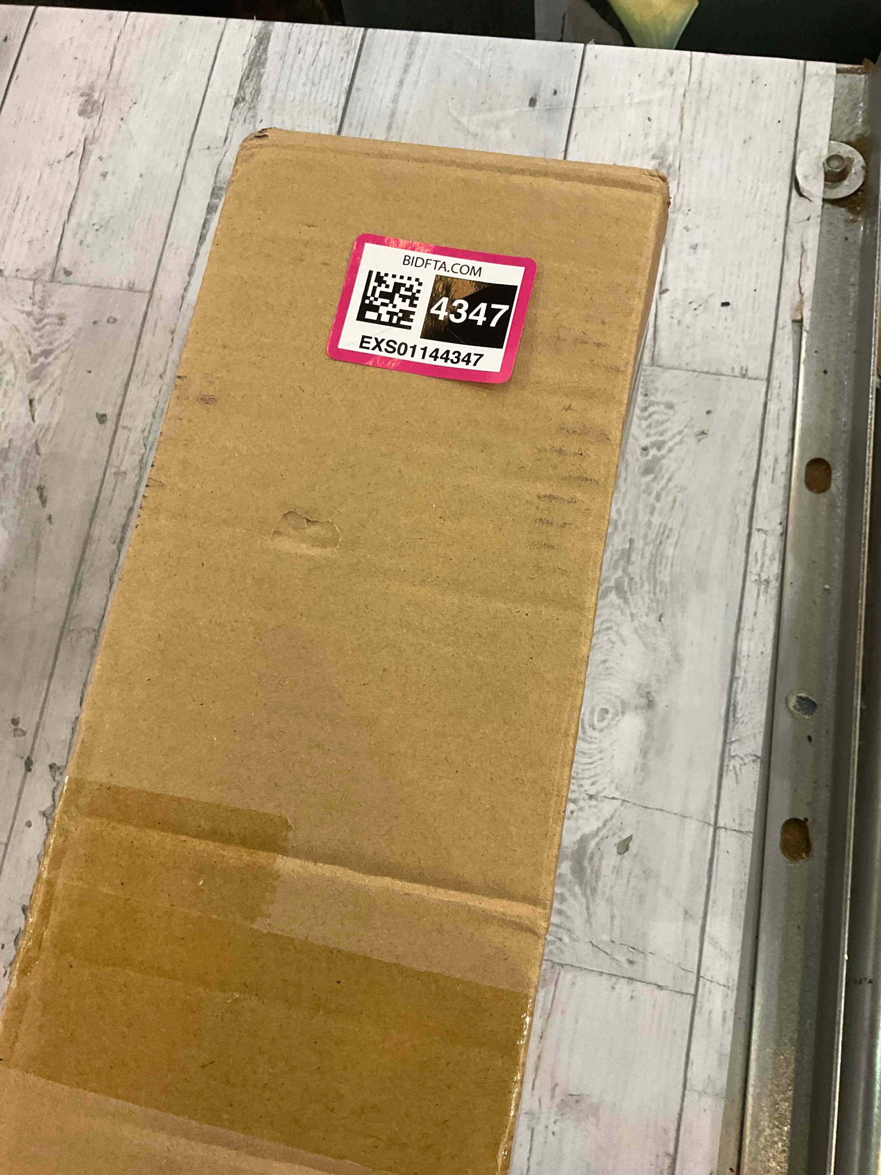 https://s3.amazonaws.com/lotting-images-prod/bidfta/EXS01144347_1708020229410.jpeg