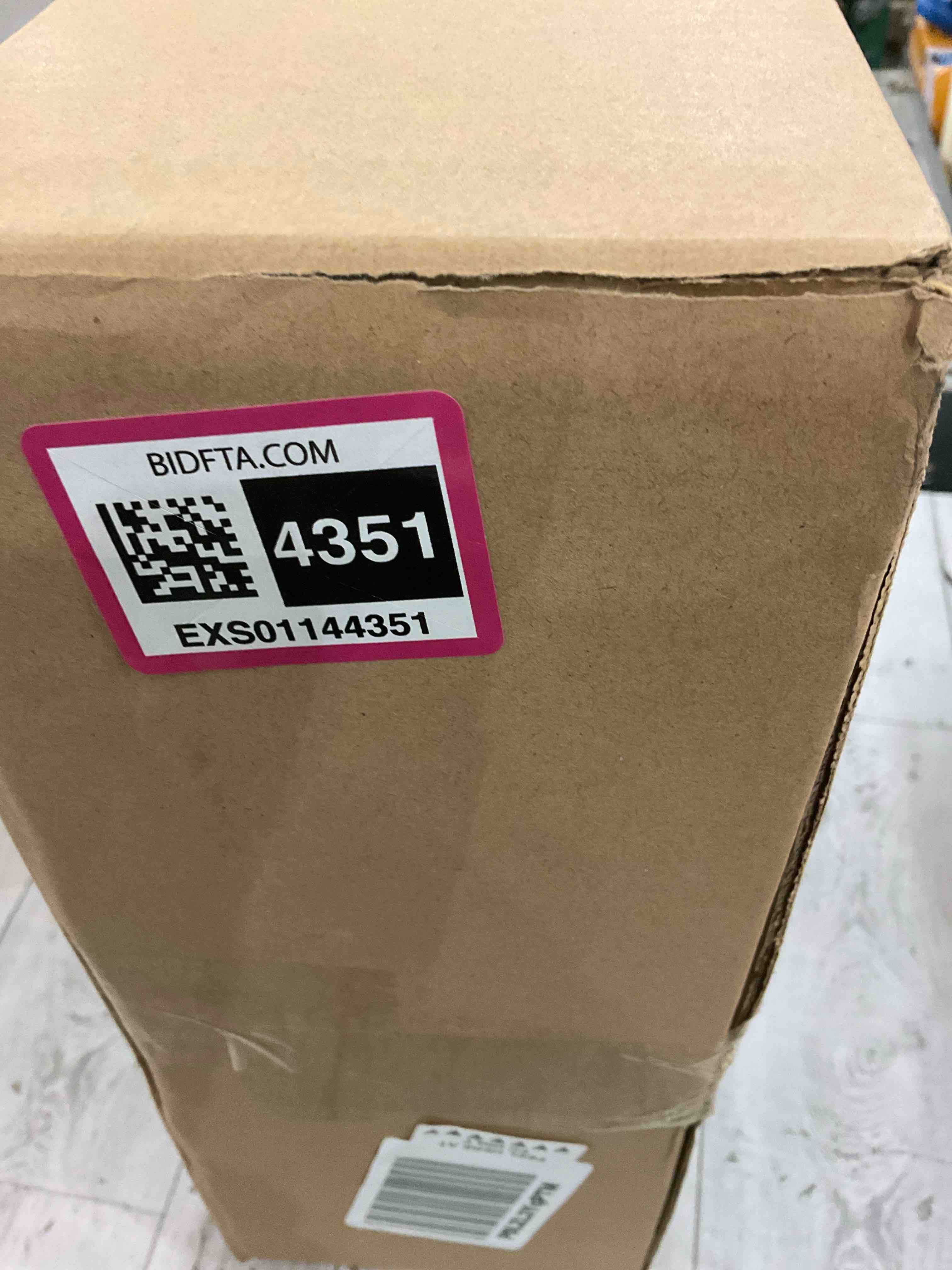 https://s3.amazonaws.com/lotting-images-prod/bidfta/EXS01144351_1708021559083.jpeg