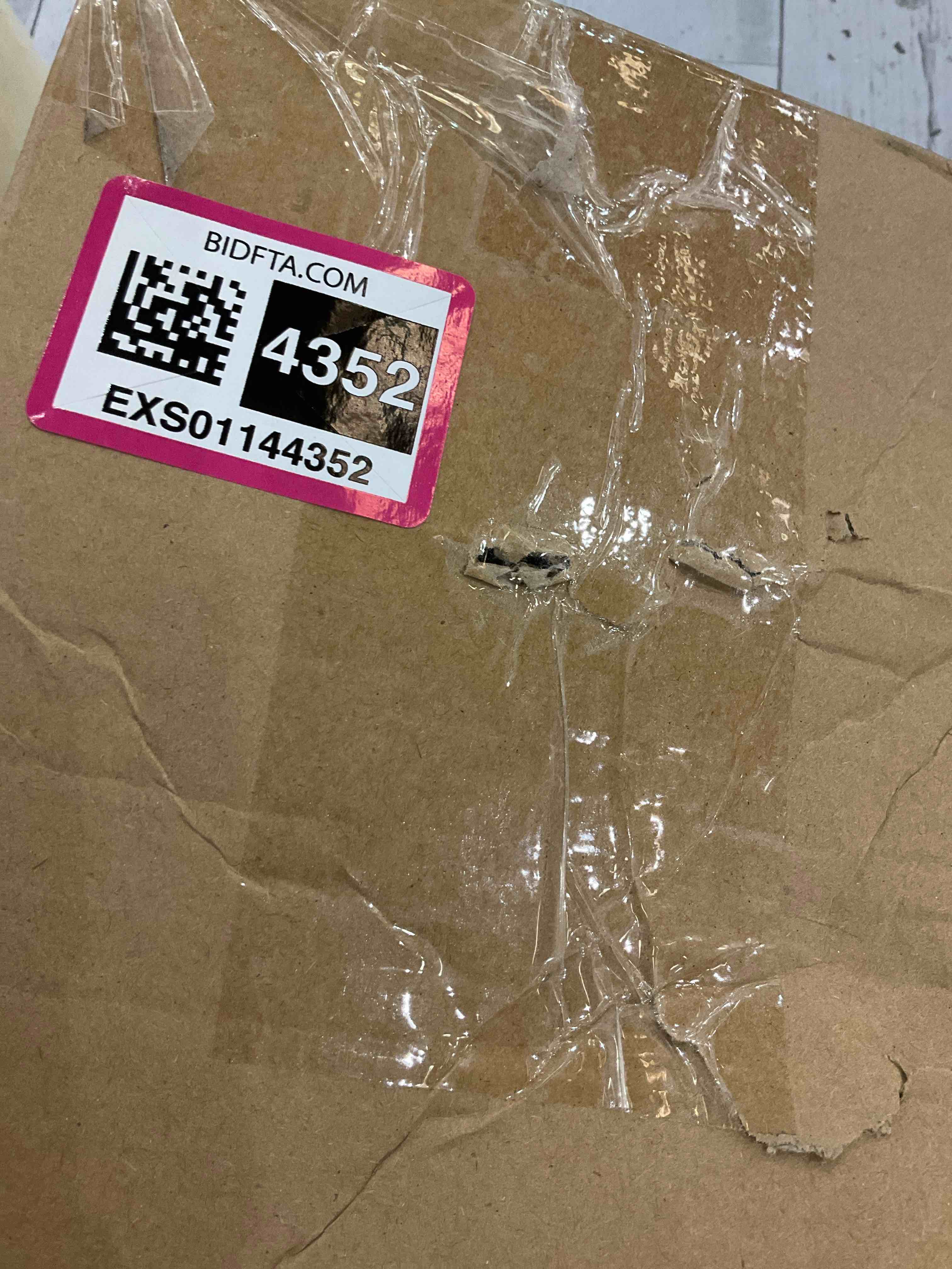 https://s3.amazonaws.com/lotting-images-prod/bidfta/EXS01144352_1708021641047.jpeg
