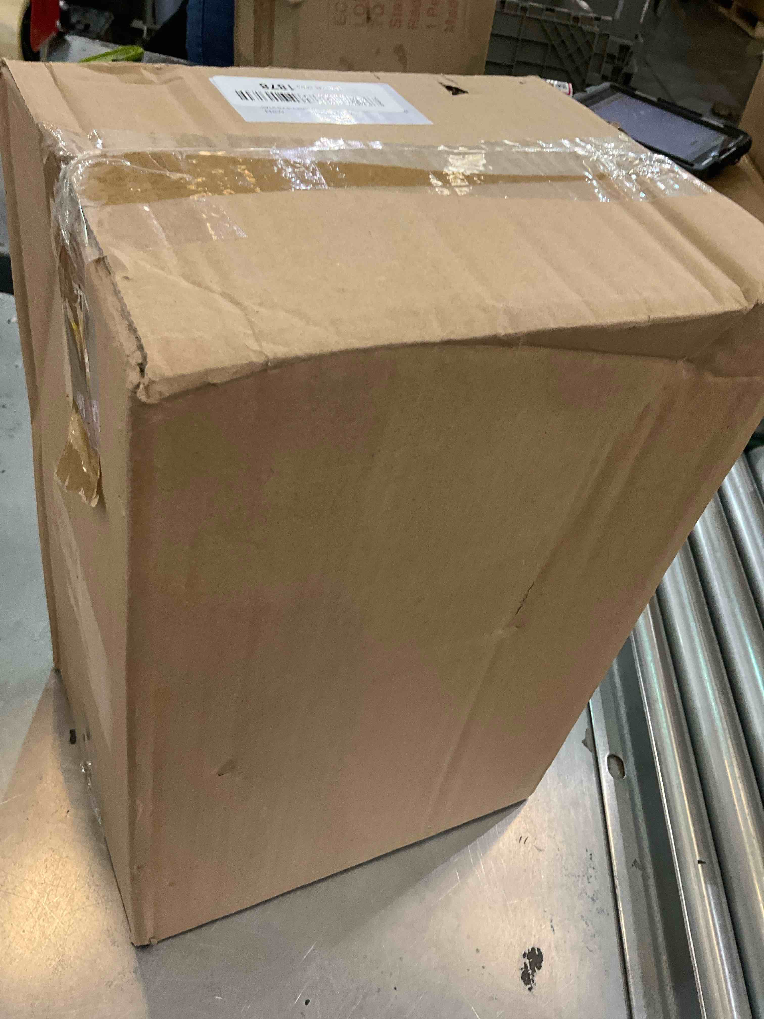 https://s3.amazonaws.com/lotting-images-prod/bidfta/EXS01146828_1707853180039.jpeg