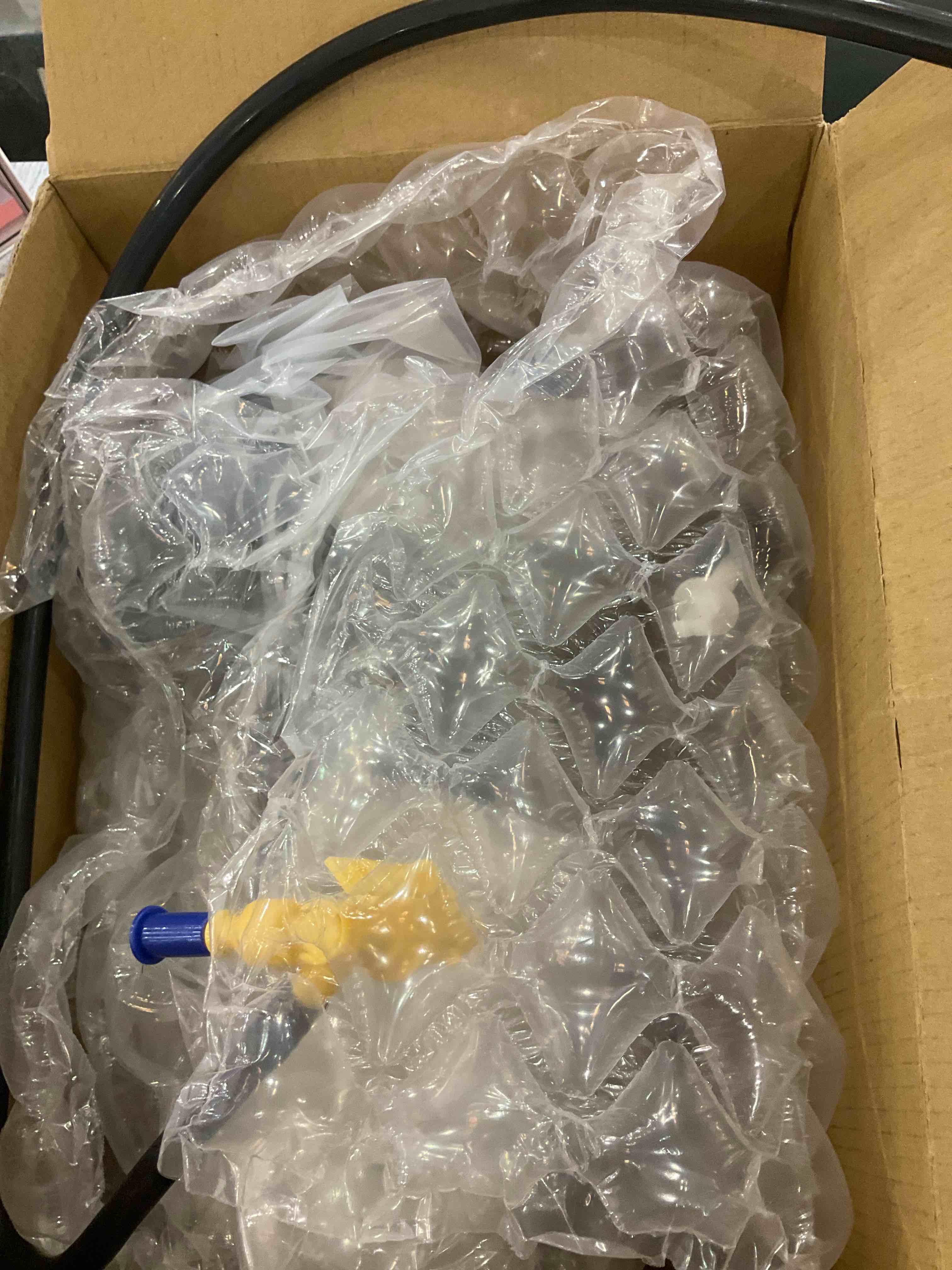 https://s3.amazonaws.com/lotting-images-prod/bidfta/EXS01147066_1708360650798.jpeg