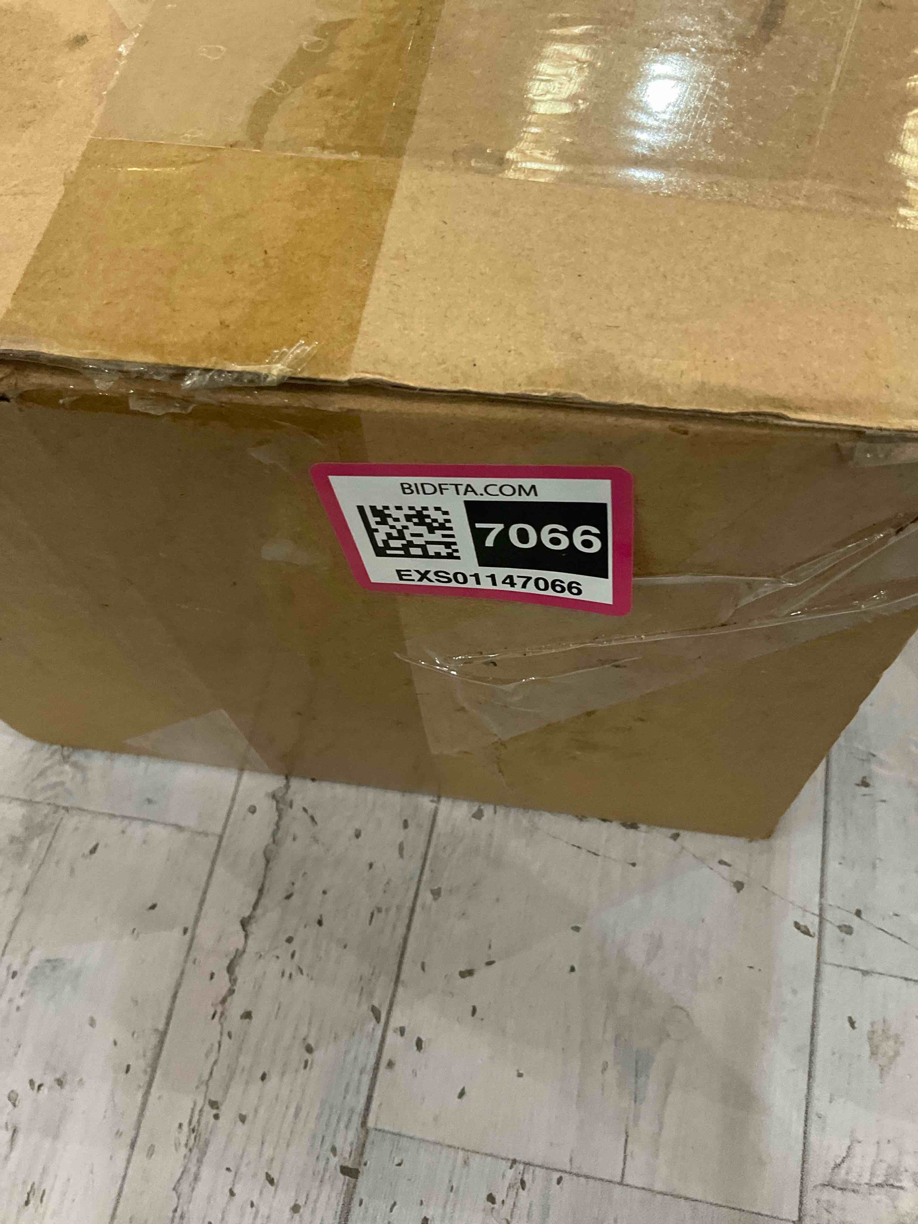 https://s3.amazonaws.com/lotting-images-prod/bidfta/EXS01147066_1708360746225.jpeg