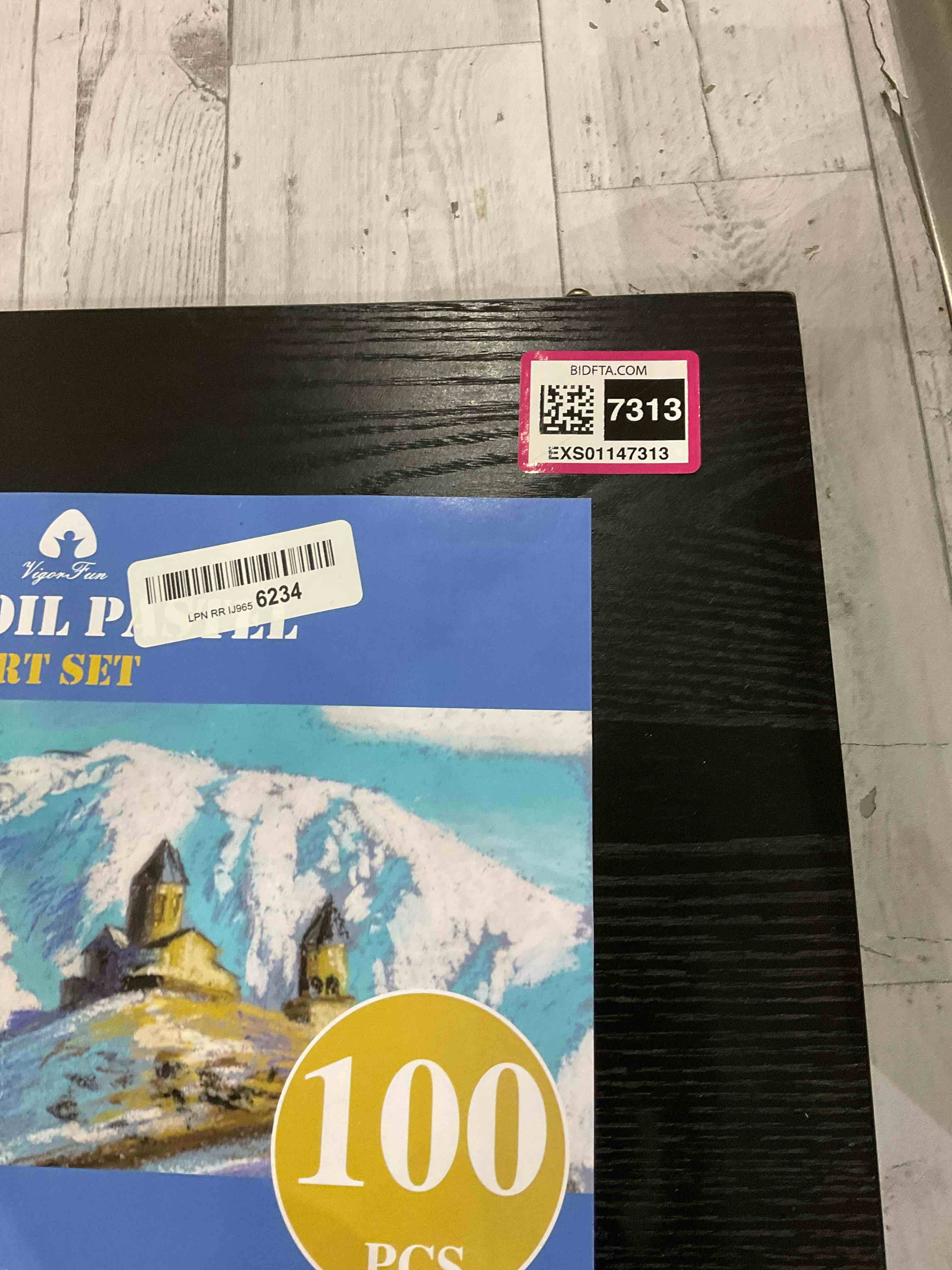 Oil Pastels, 100 Pieces Deluxe Wooden Pastels Art Supplies Set with Blessing, 3-Color Sketch Pad Included, Creative Gift Box for Kids Artists Adults Beginners - Being Happy Never Goes Out of Style