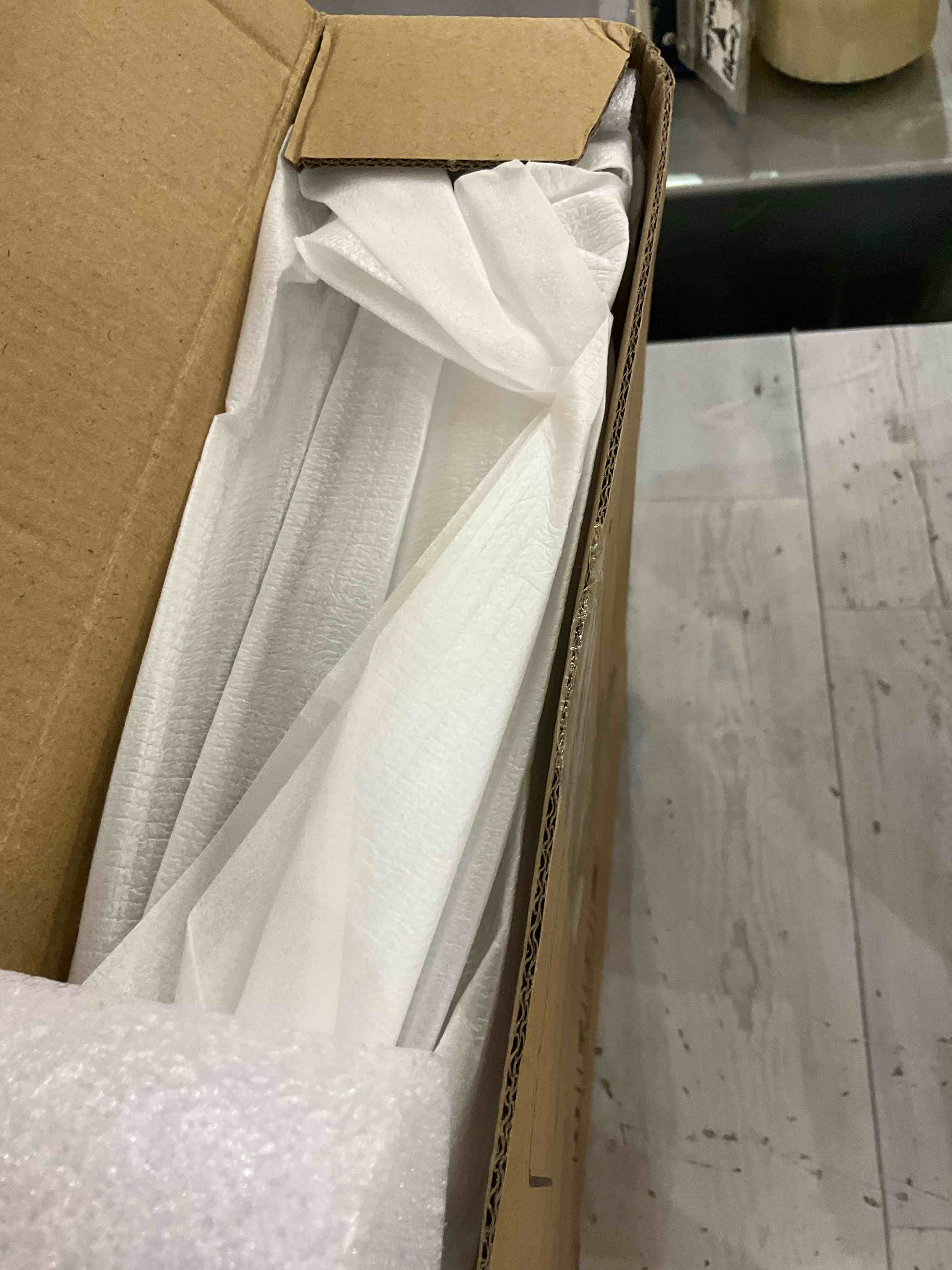 https://s3.amazonaws.com/lotting-images-prod/bidfta/EXS01147381_1708532918801.jpeg