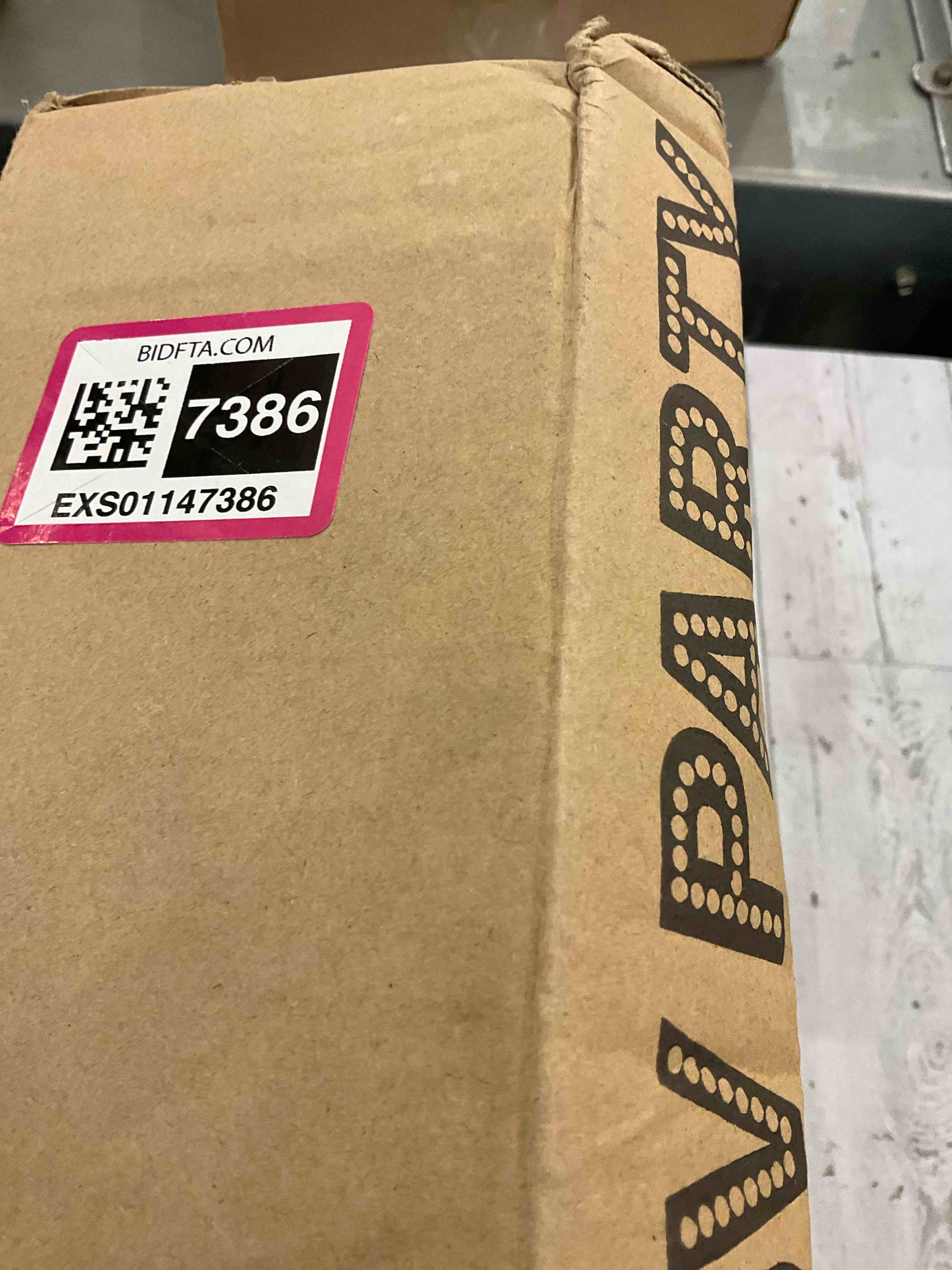 https://s3.amazonaws.com/lotting-images-prod/bidfta/EXS01147386_1708533494555.jpeg