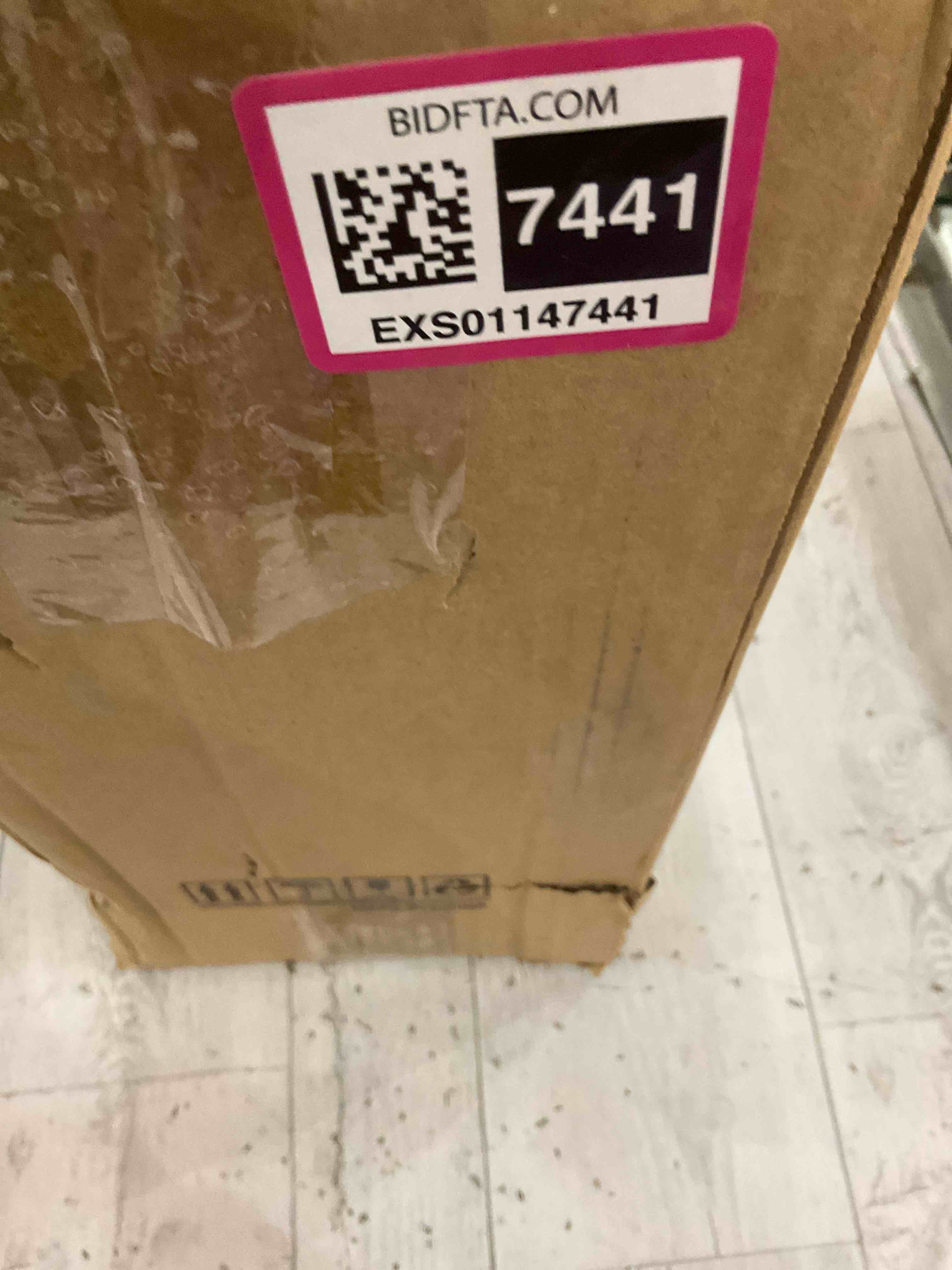 https://s3.amazonaws.com/lotting-images-prod/bidfta/EXS01147441_1708545354547.jpeg