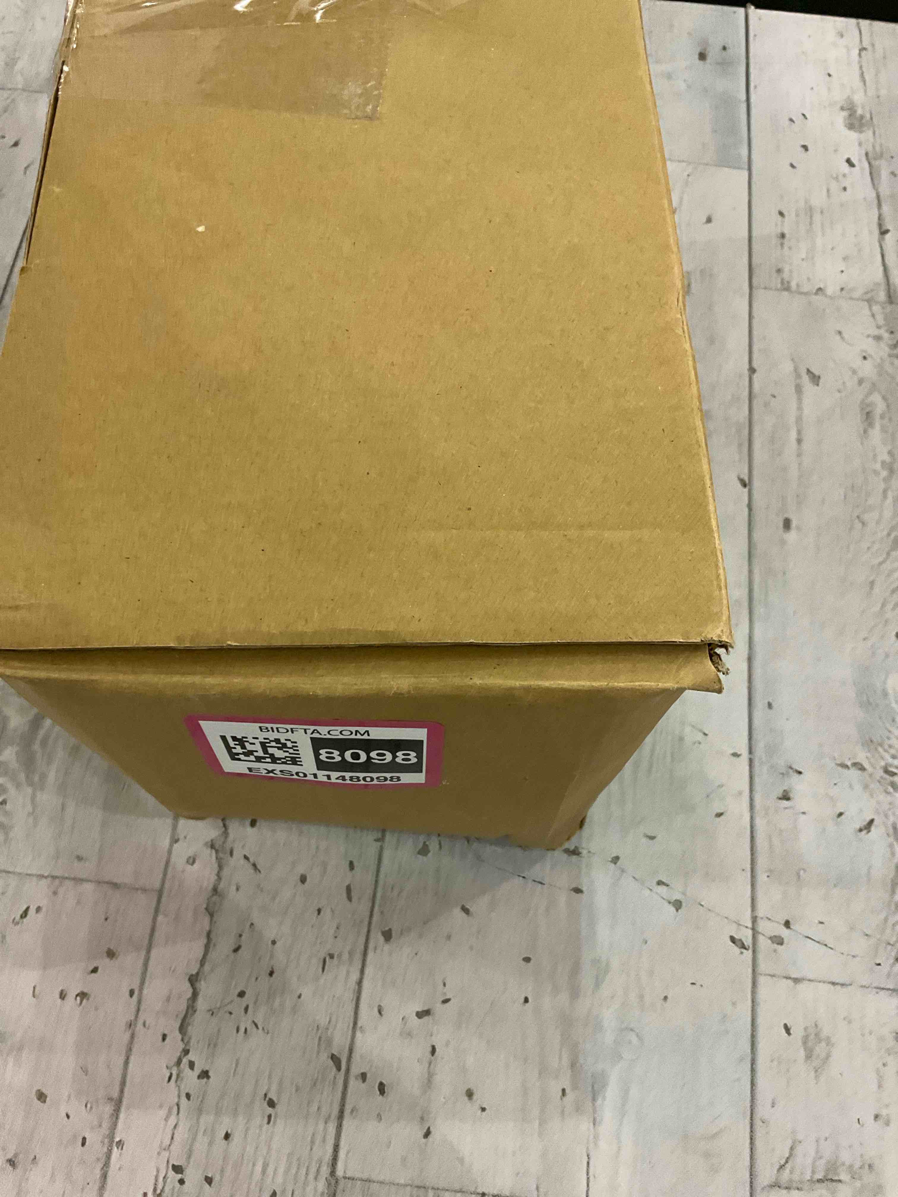 https://s3.amazonaws.com/lotting-images-prod/bidfta/EXS01148098_1708692553737.jpeg