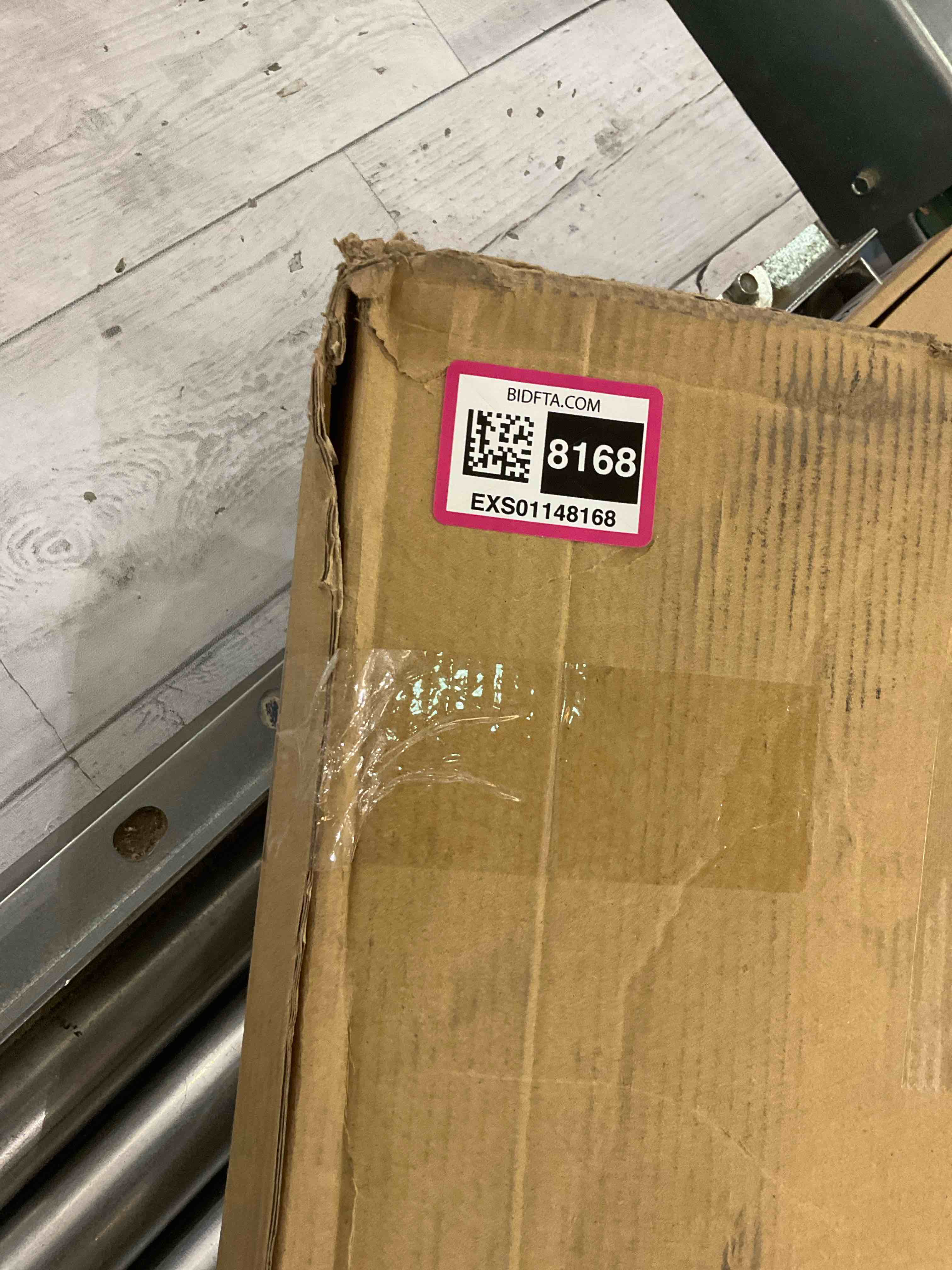 https://s3.amazonaws.com/lotting-images-prod/bidfta/EXS01148168_1708702643782.jpeg
