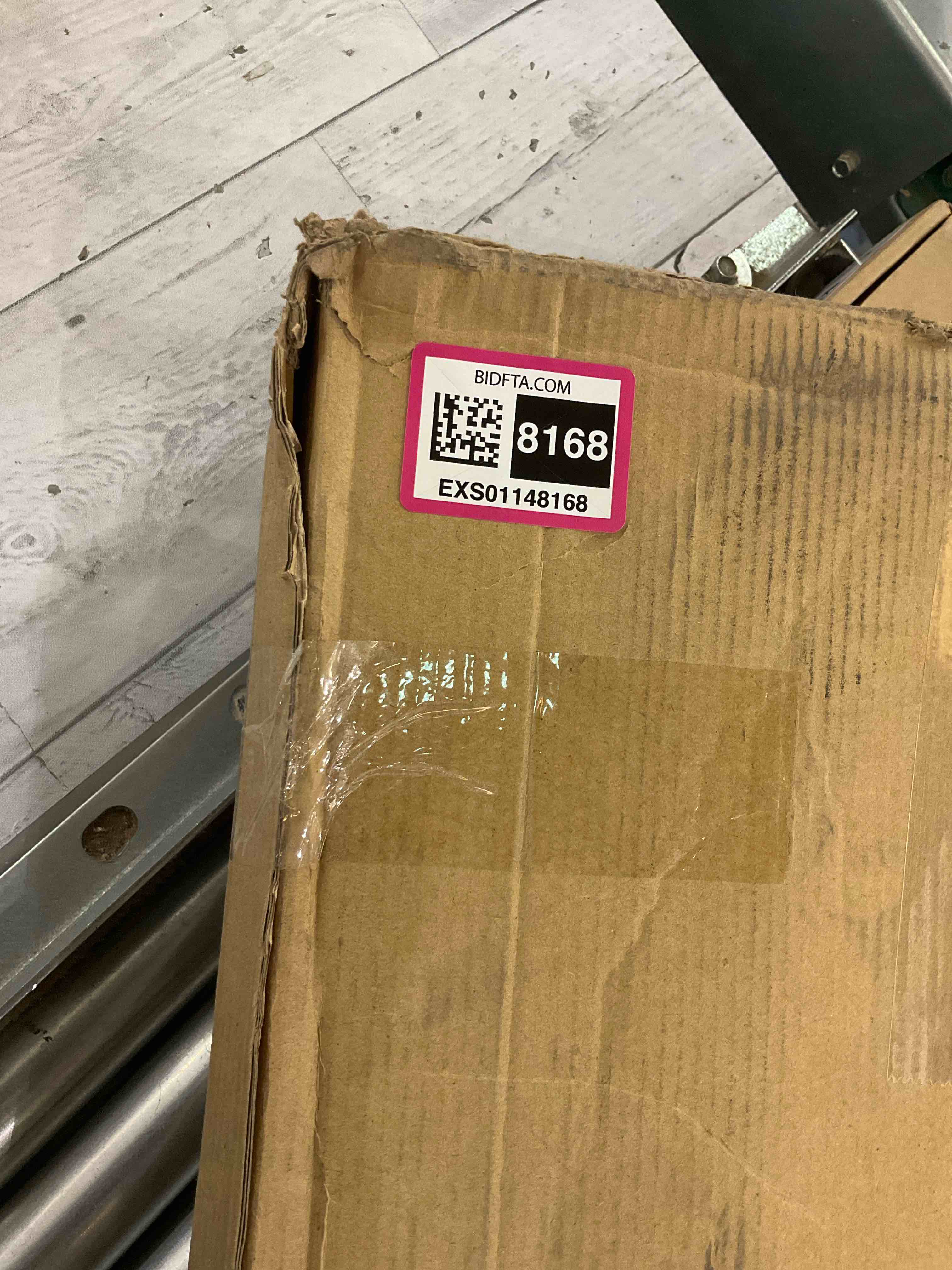 https://s3.amazonaws.com/lotting-images-prod/bidfta/EXS01148168_1708702644670.jpeg