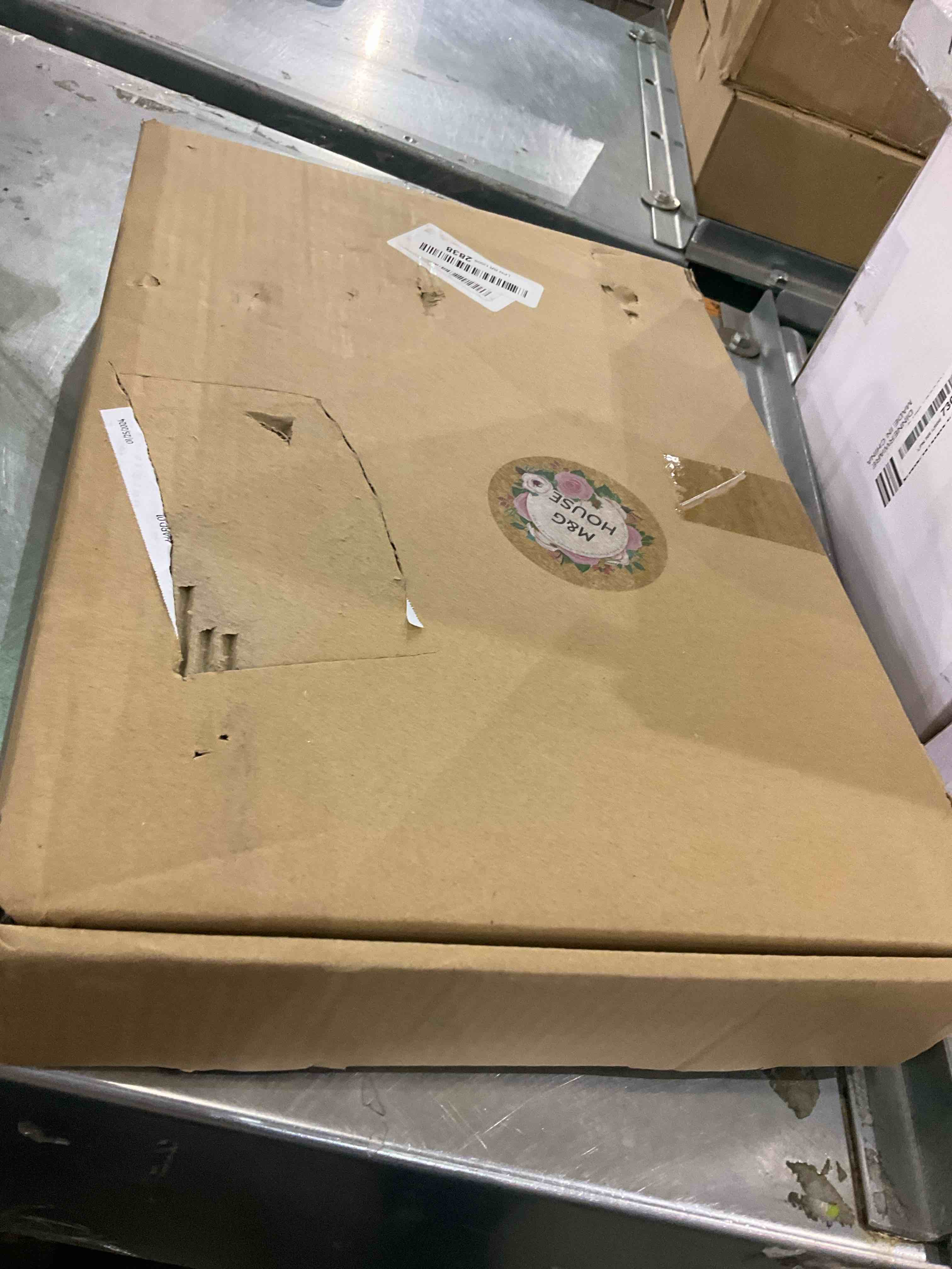 https://s3.amazonaws.com/lotting-images-prod/bidfta/EXS01149221_1708605345790.jpeg