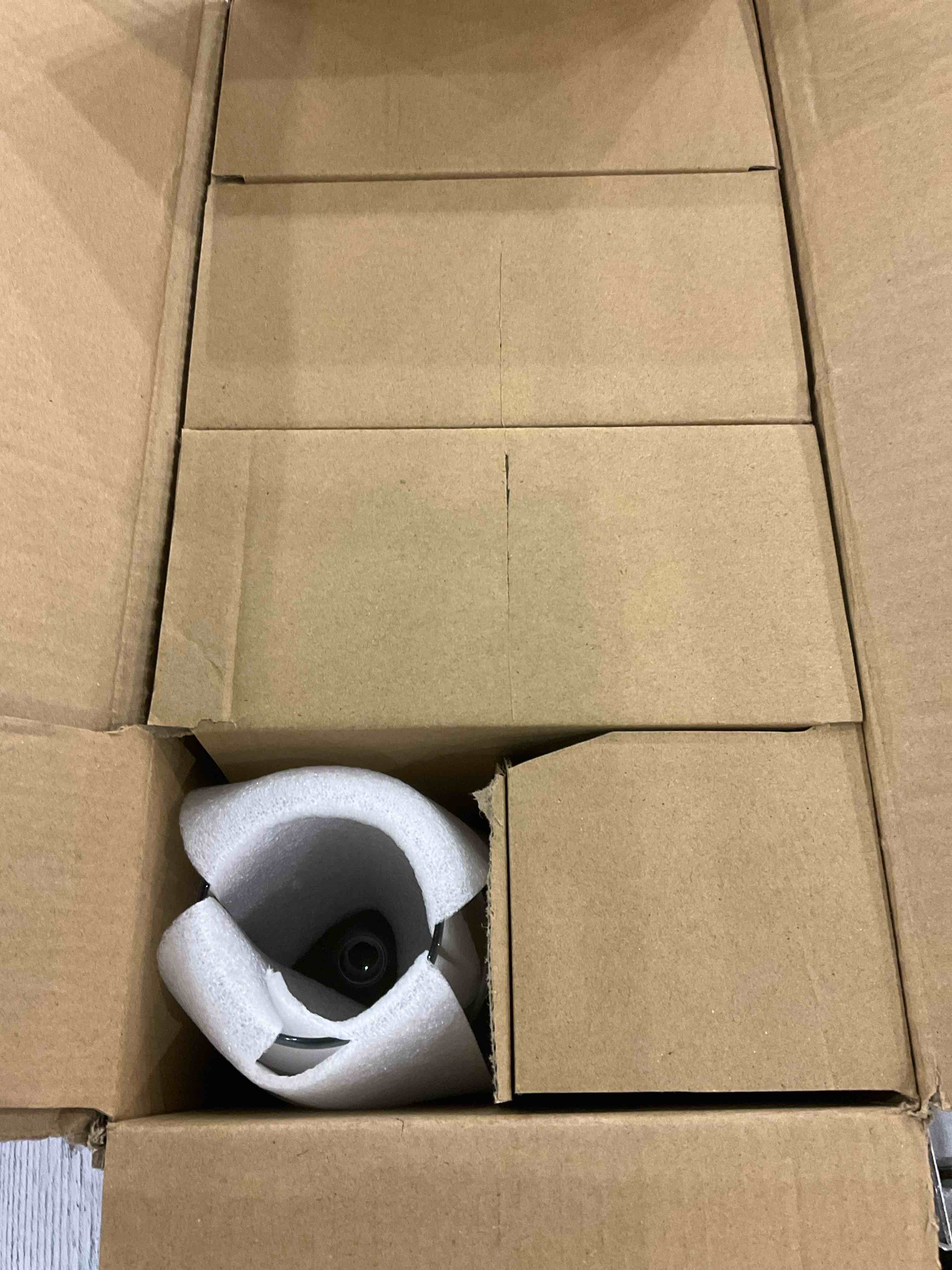 https://s3.amazonaws.com/lotting-images-prod/bidfta/EXS01151508_1704892539709.jpeg