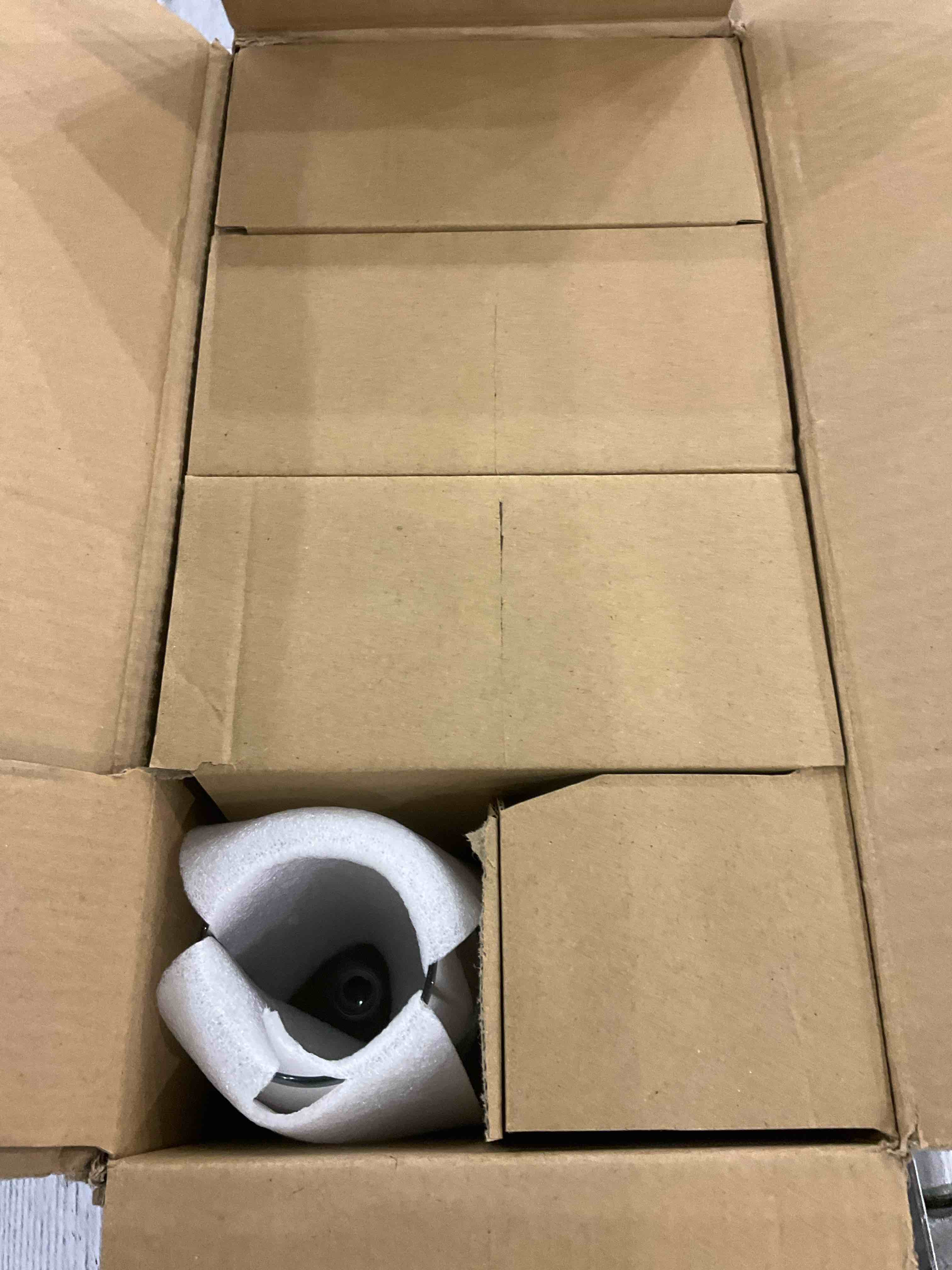https://s3.amazonaws.com/lotting-images-prod/bidfta/EXS01151508_1704892540888.jpeg