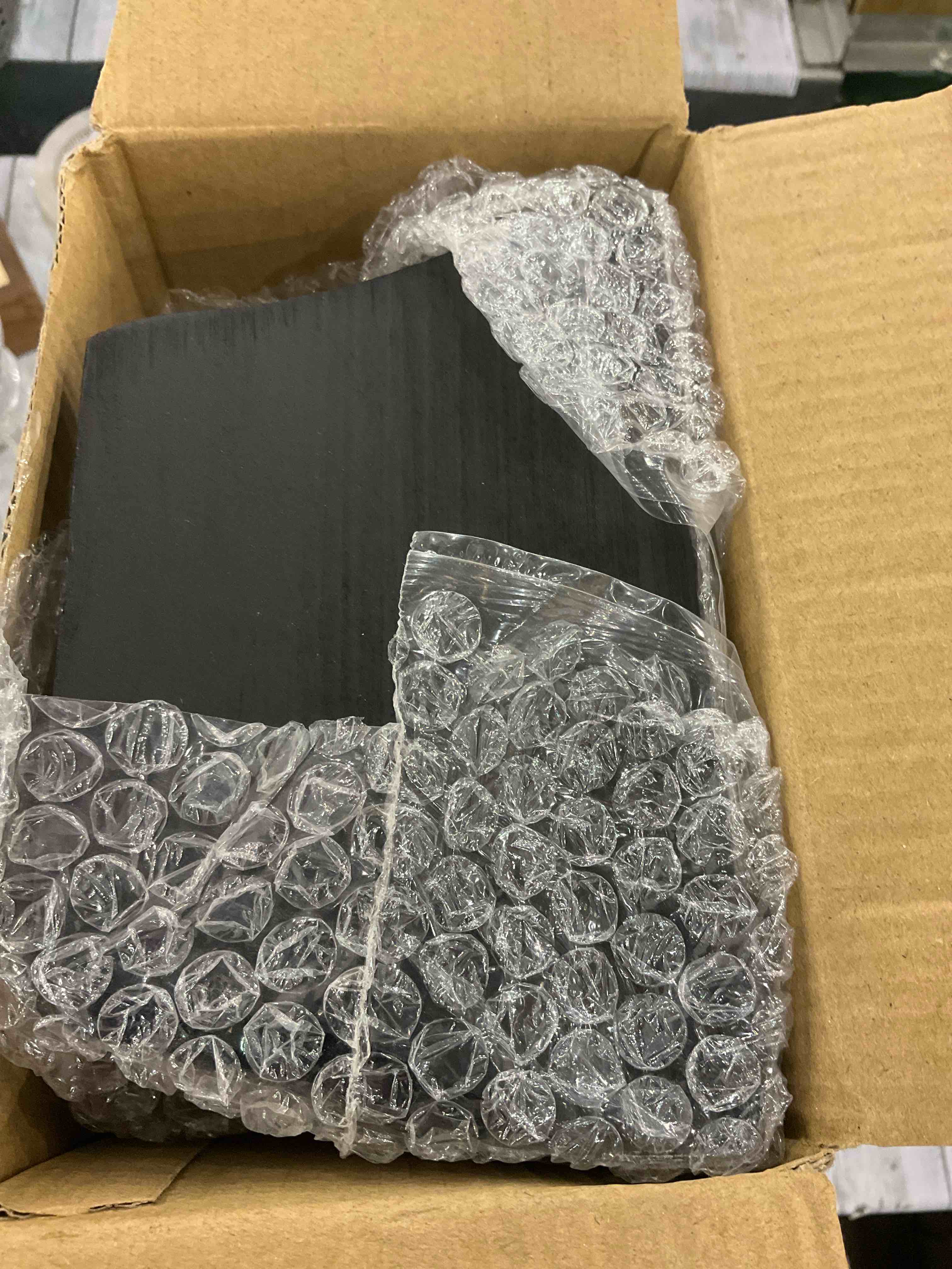 https://s3.amazonaws.com/lotting-images-prod/bidfta/EXS01151609_1704983922081.jpeg