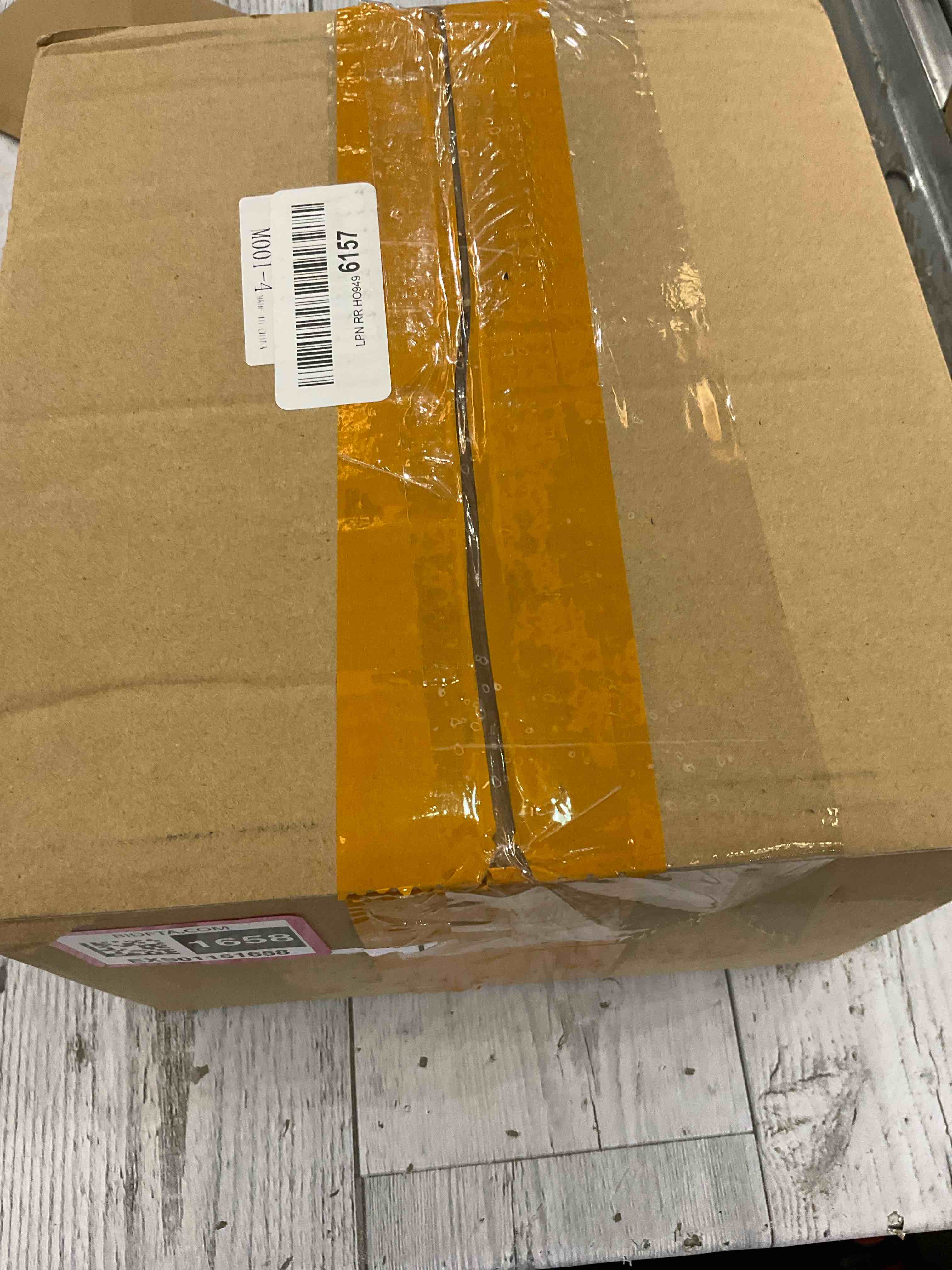 https://s3.amazonaws.com/lotting-images-prod/bidfta/EXS01151658_1704988851836.jpeg
