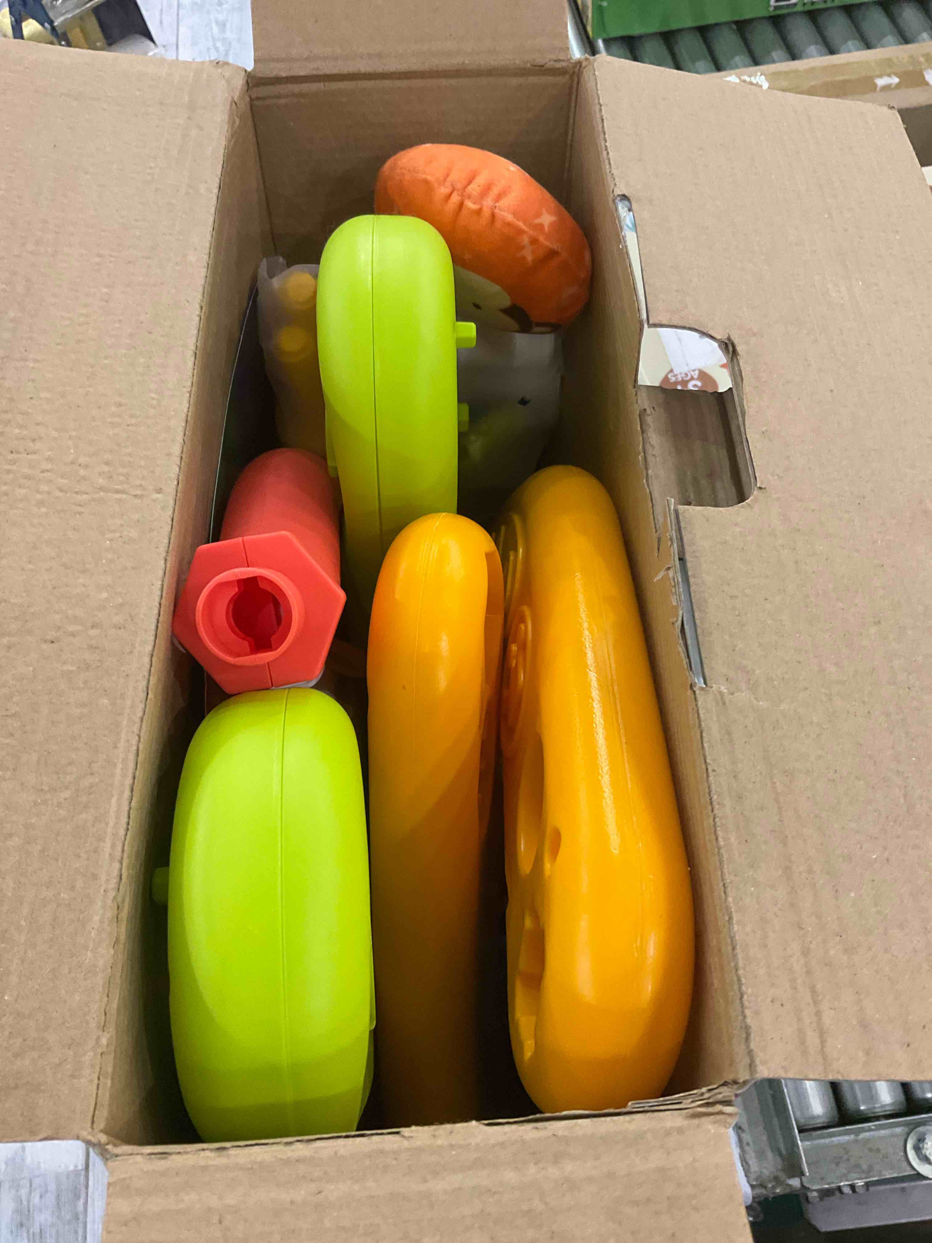 https://s3.amazonaws.com/lotting-images-prod/bidfta/EXS01151810_1705515554226.jpeg