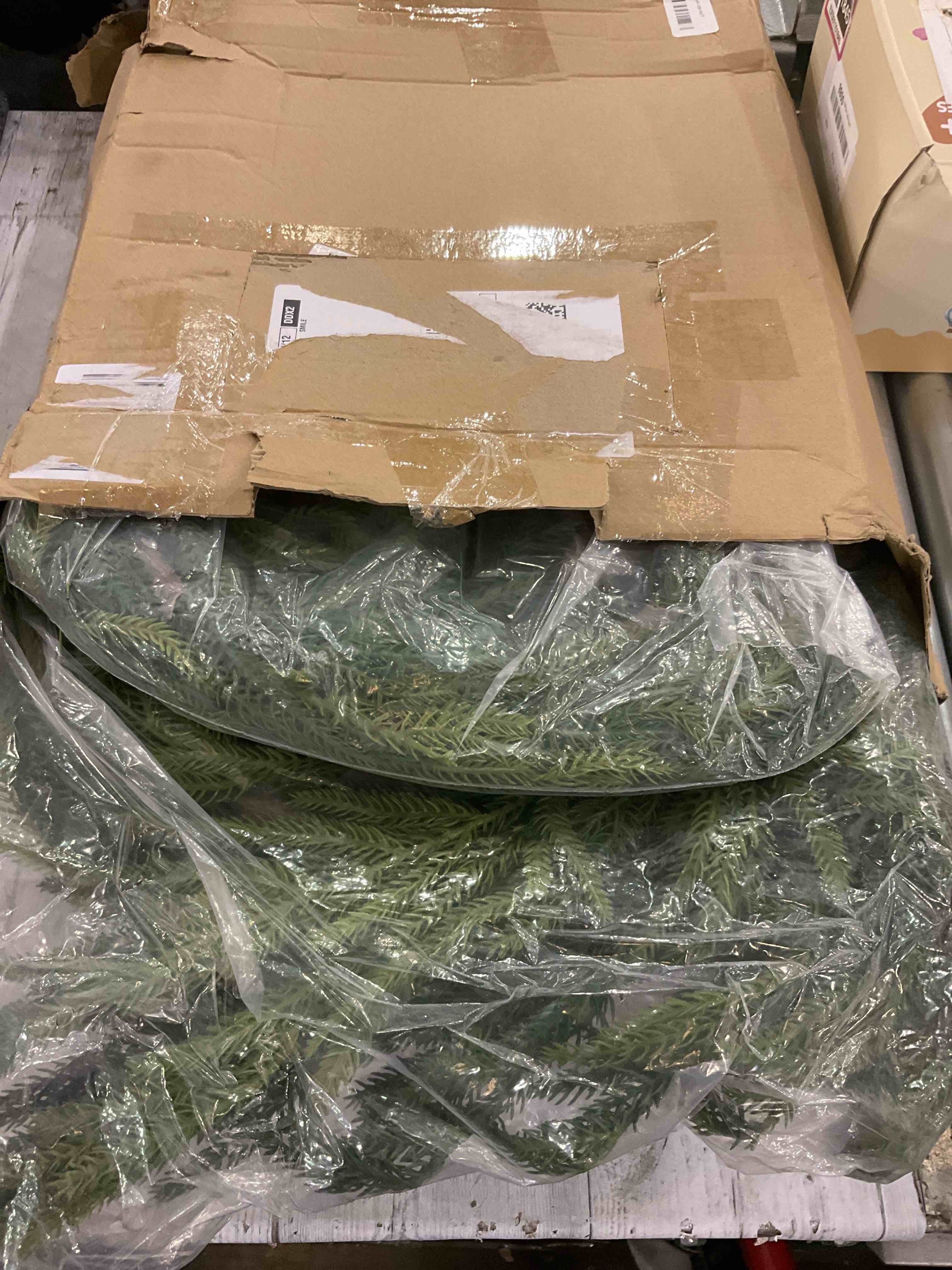 https://s3.amazonaws.com/lotting-images-prod/bidfta/EXS01151847_1705519891086.jpeg