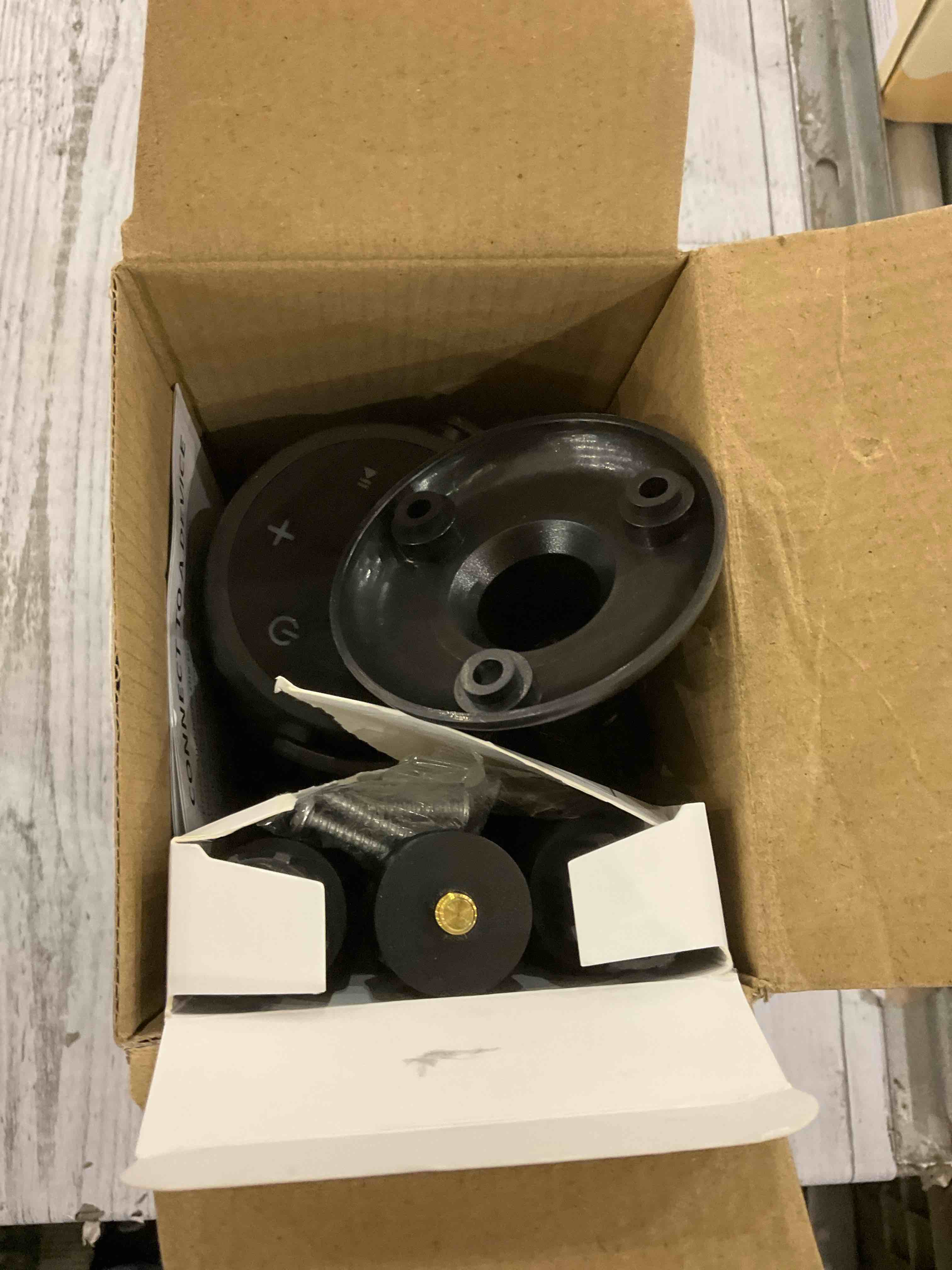 https://s3.amazonaws.com/lotting-images-prod/bidfta/EXS01151887_1705523687439.jpeg