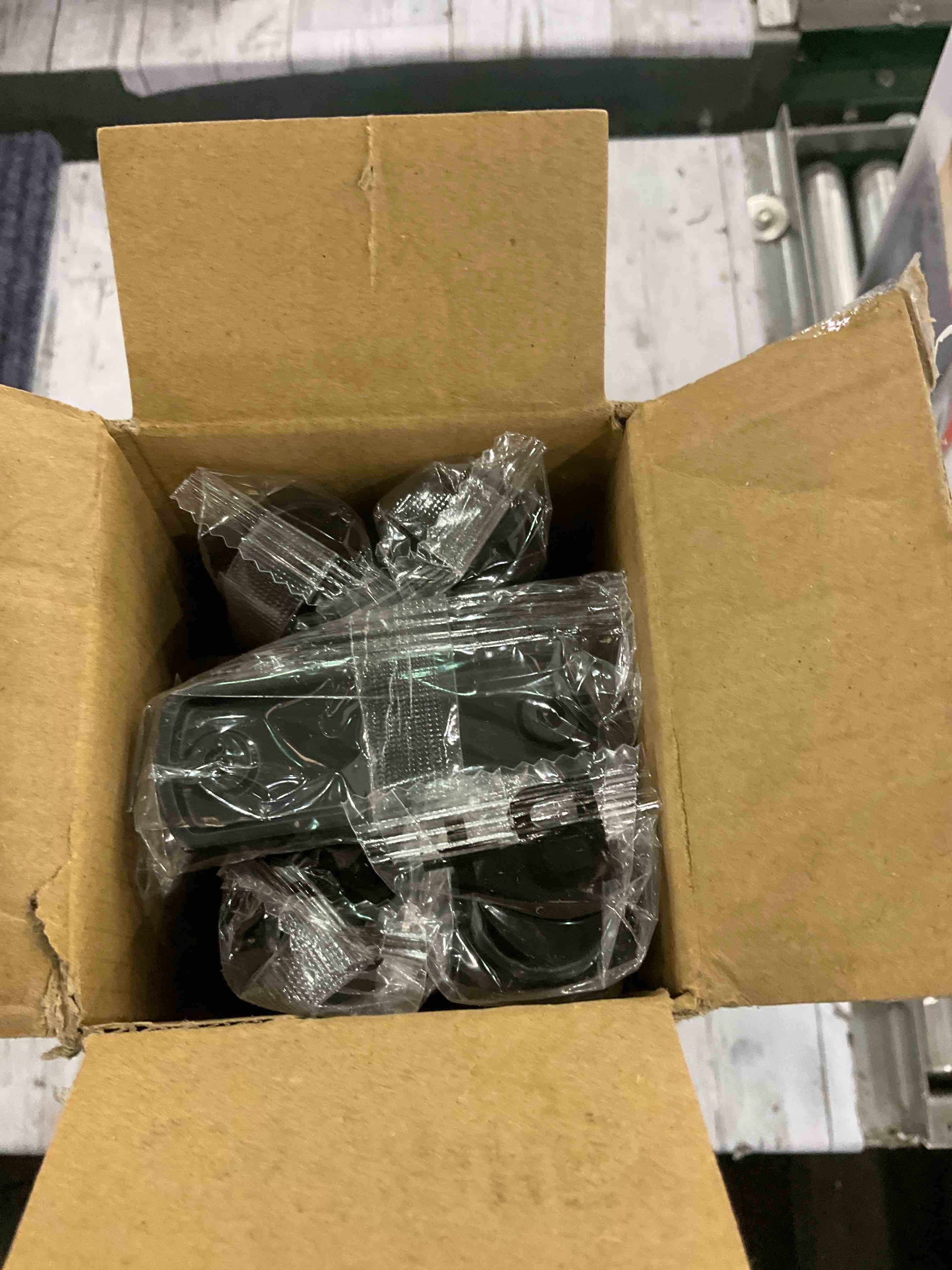 https://s3.amazonaws.com/lotting-images-prod/bidfta/EXS01151926_1705593967645.jpeg