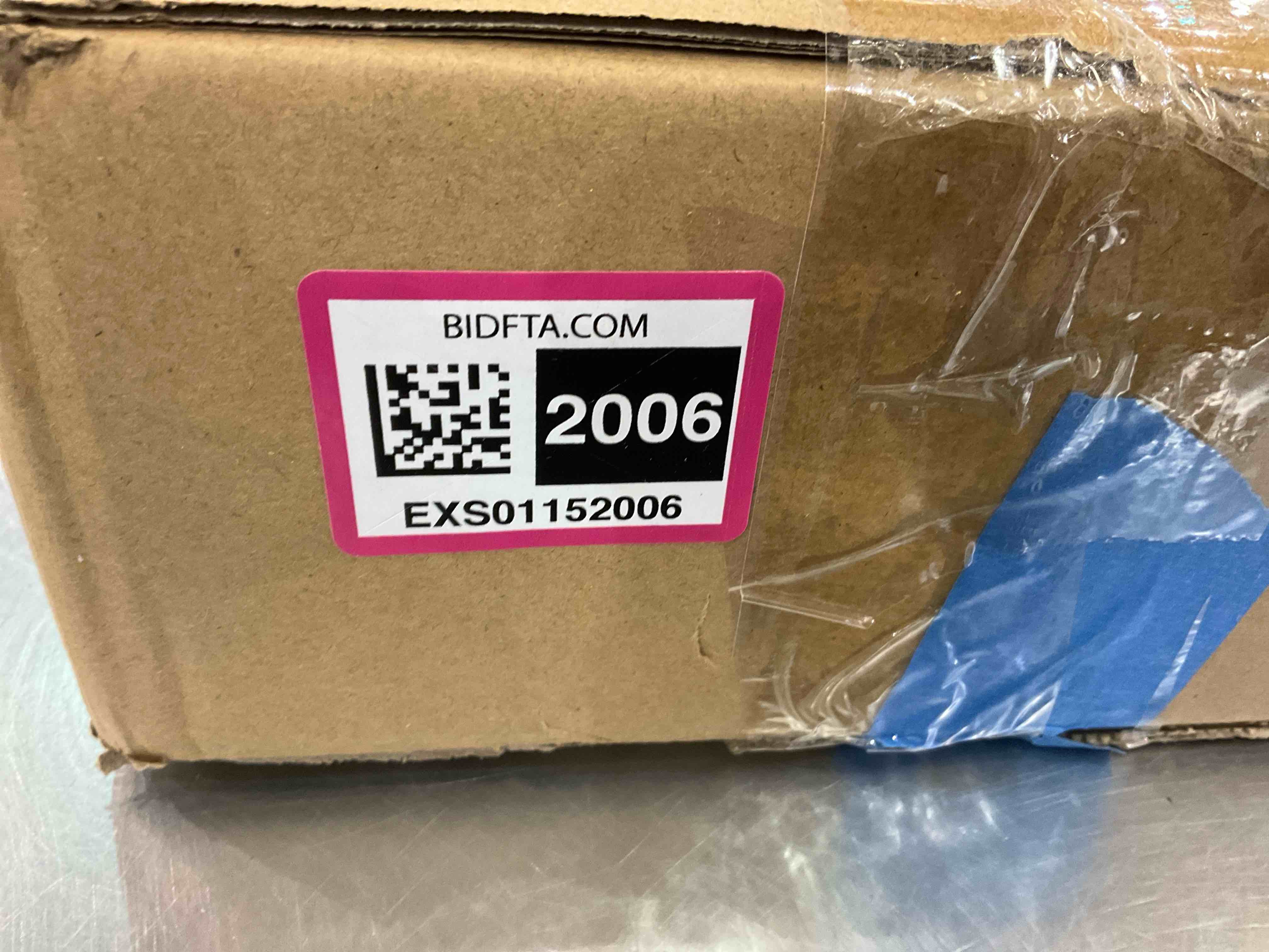 https://s3.amazonaws.com/lotting-images-prod/bidfta/EXS01152006_1705953312187.jpeg