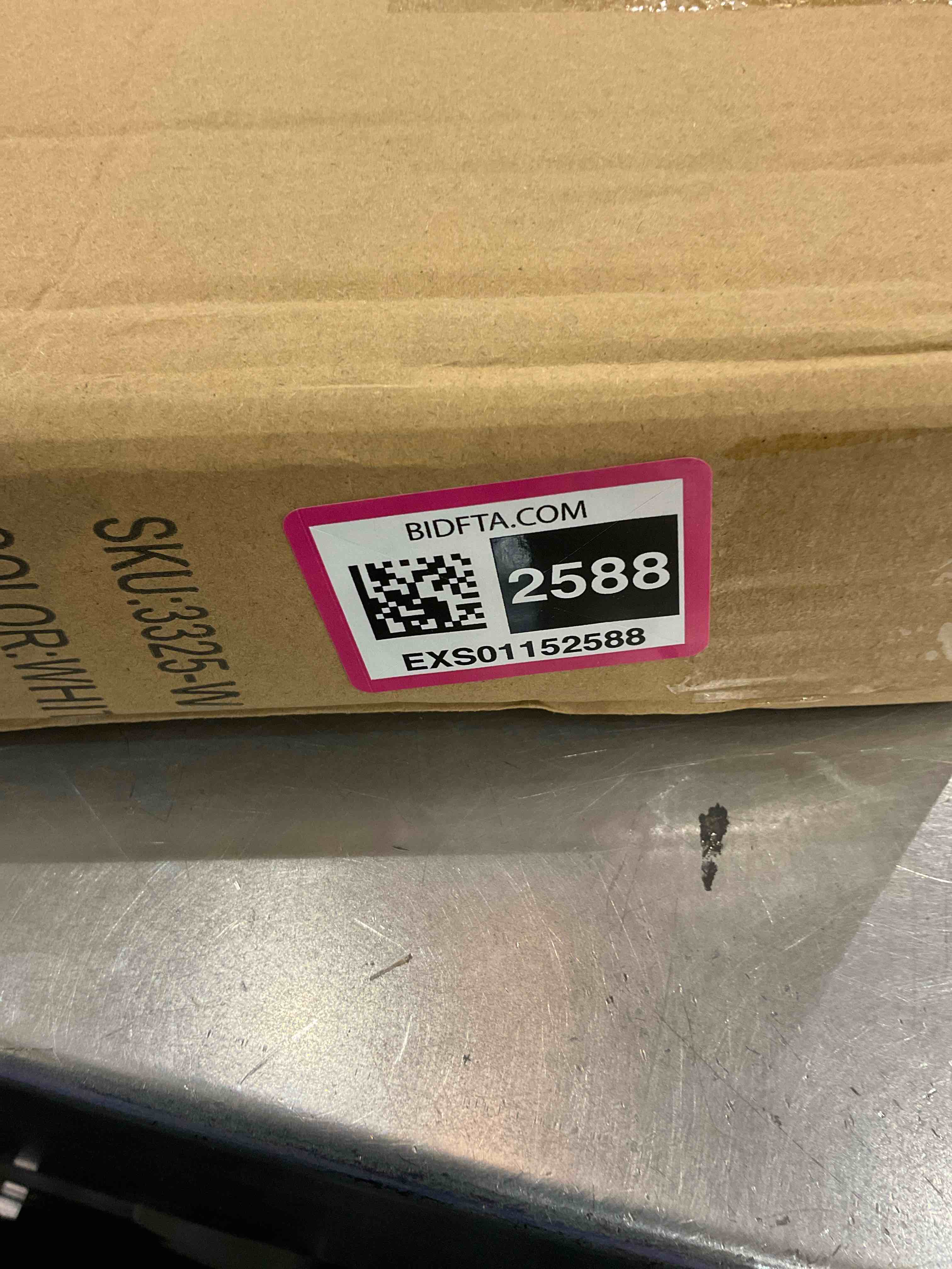 https://s3.amazonaws.com/lotting-images-prod/bidfta/EXS01152588_1705938208509.jpeg