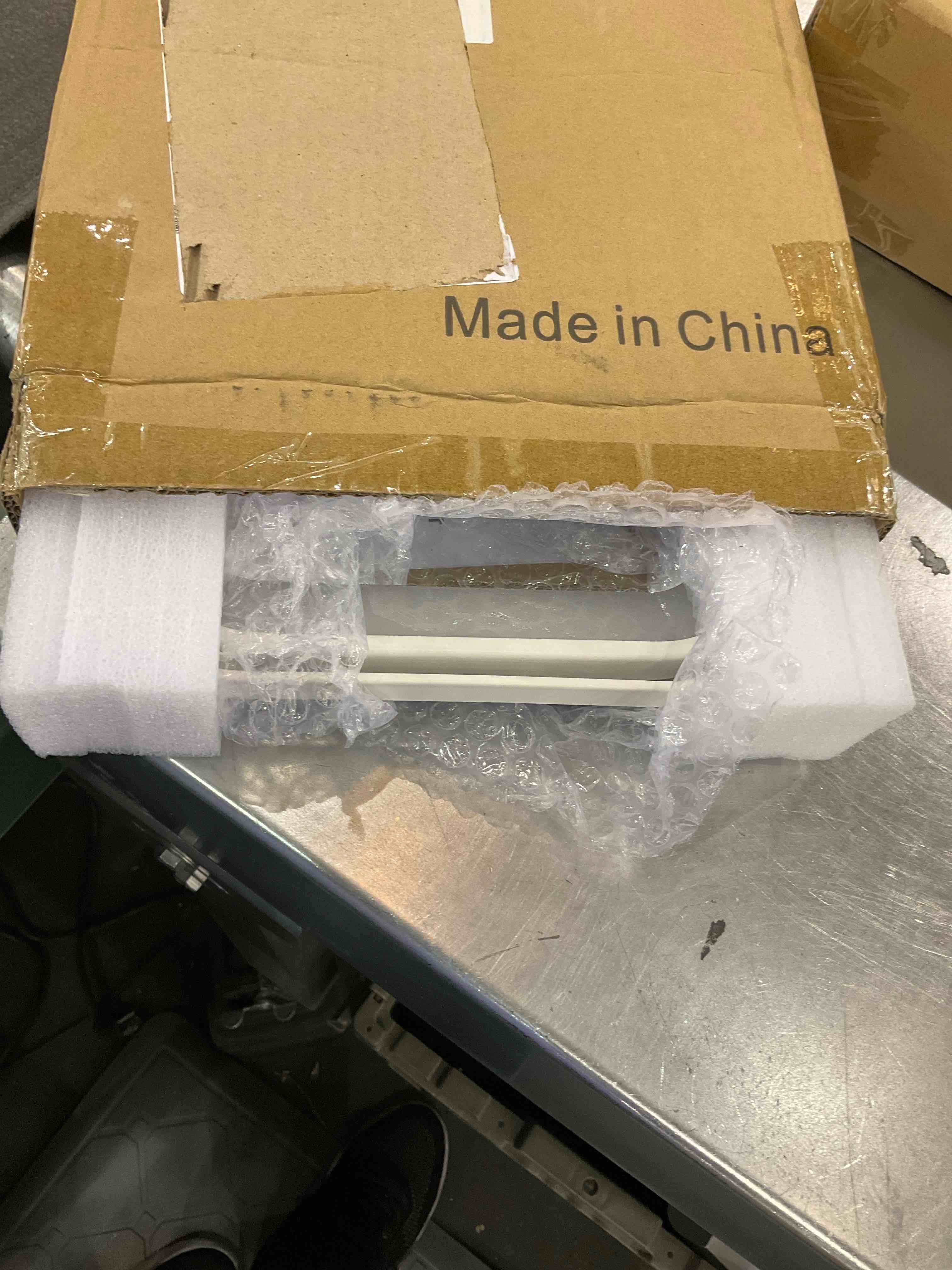 https://s3.amazonaws.com/lotting-images-prod/bidfta/EXS01152588_1705938222982.jpeg