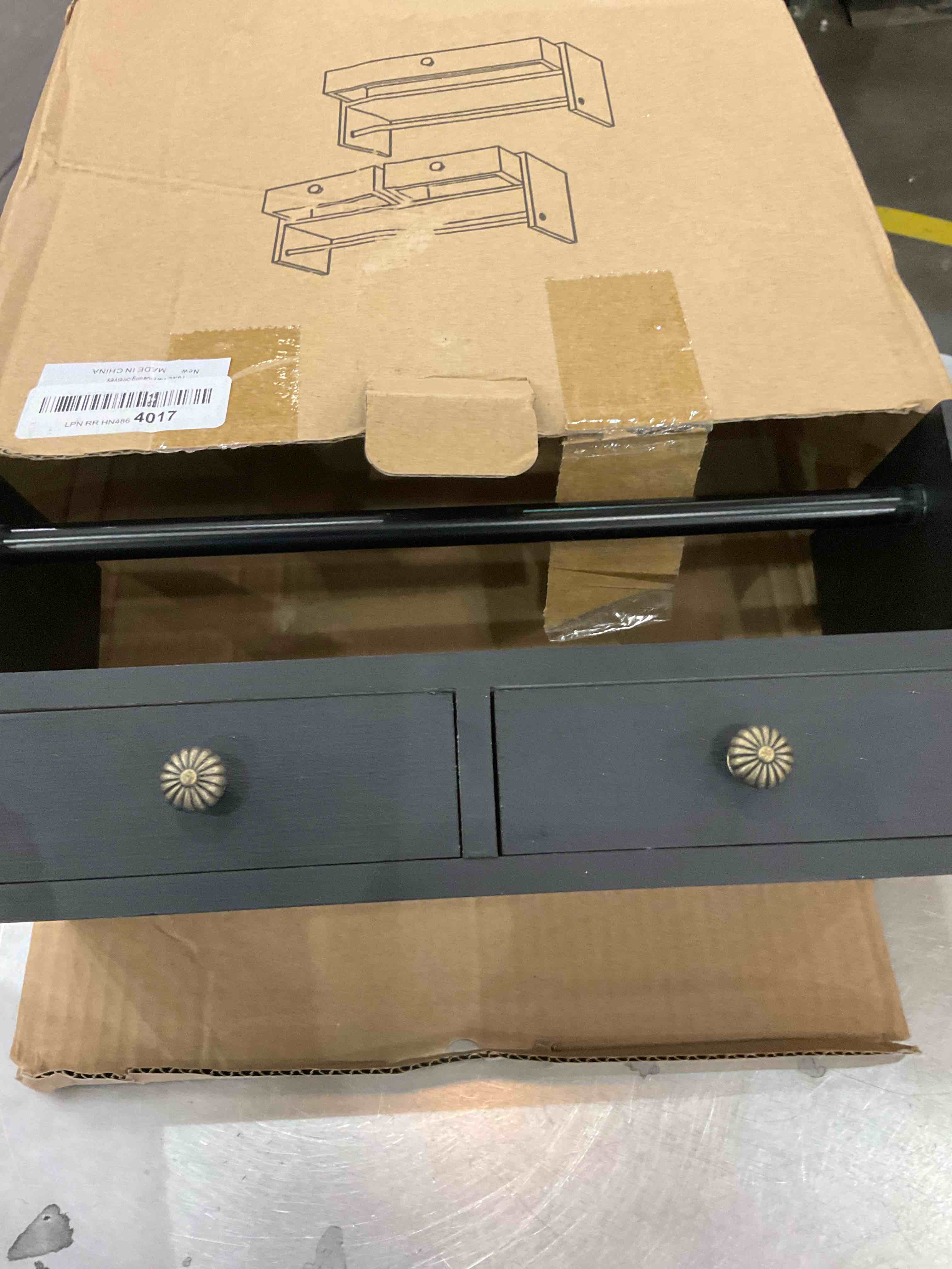https://s3.amazonaws.com/lotting-images-prod/bidfta/EXS01152662_1705954237218.jpeg