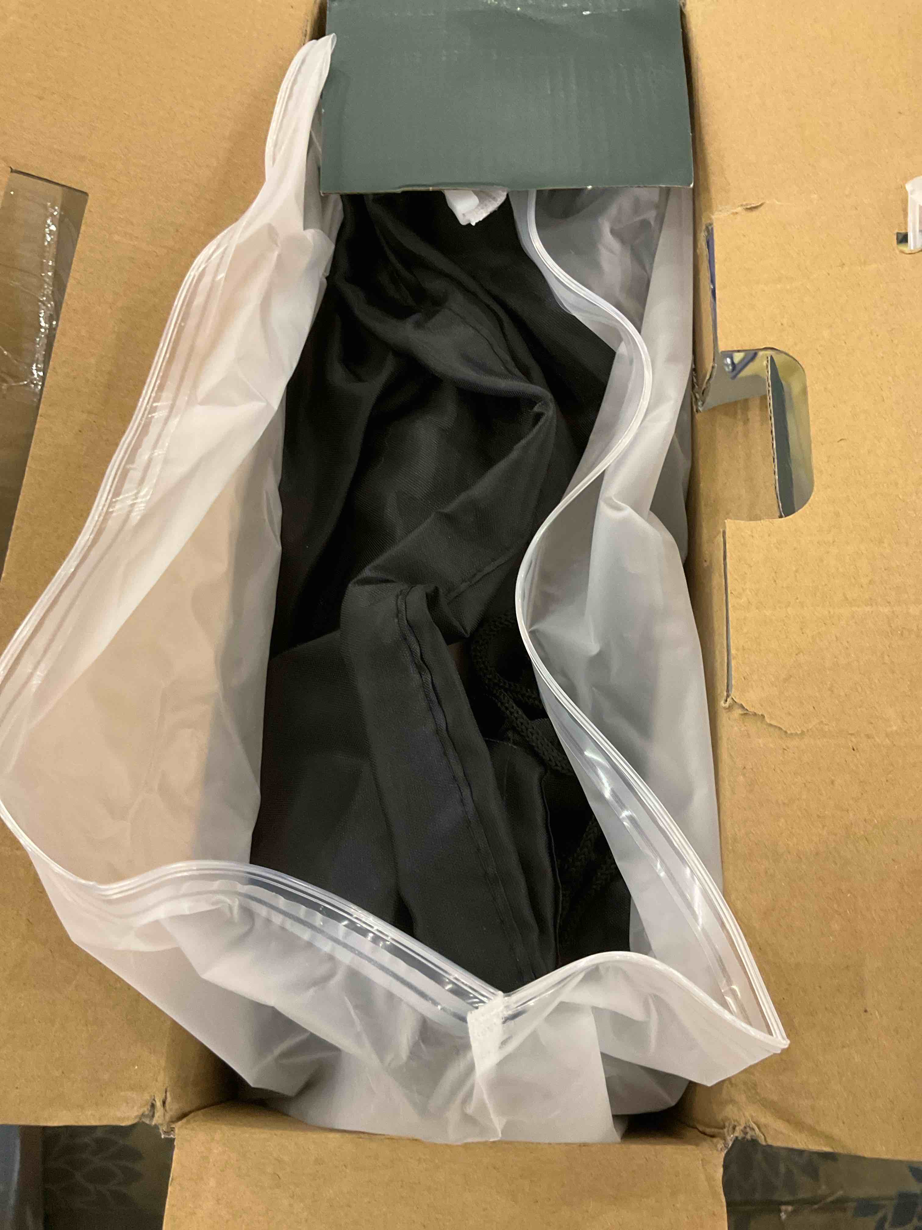 https://s3.amazonaws.com/lotting-images-prod/bidfta/EXS01154148_1705679680313.jpeg