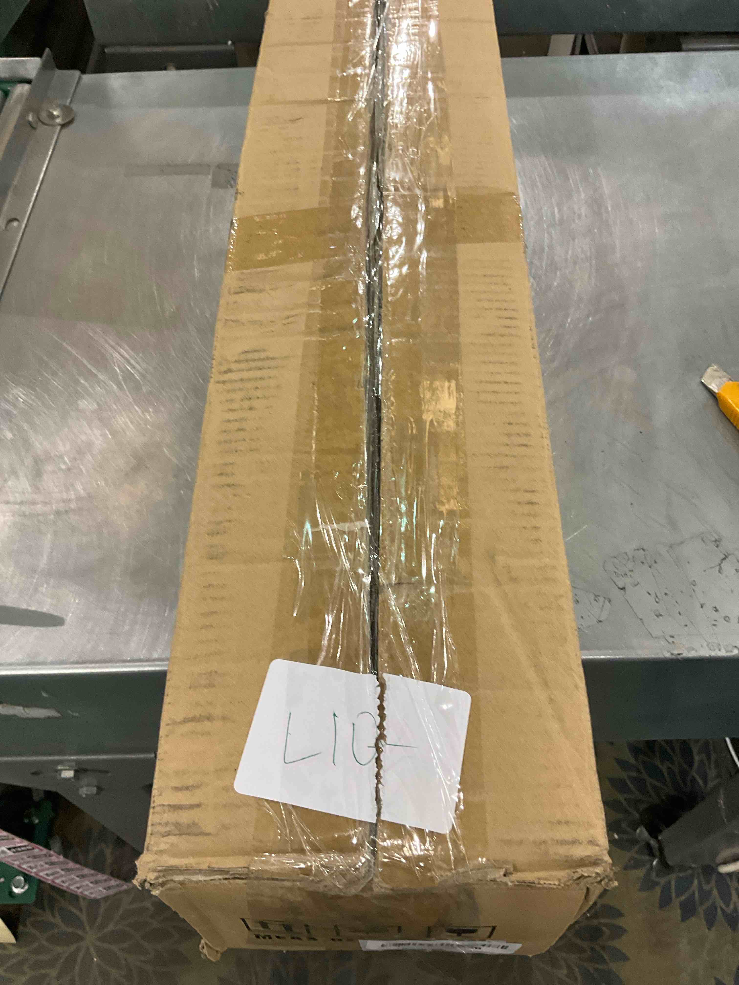 https://s3.amazonaws.com/lotting-images-prod/bidfta/EXS01154395_1706039123091.jpeg