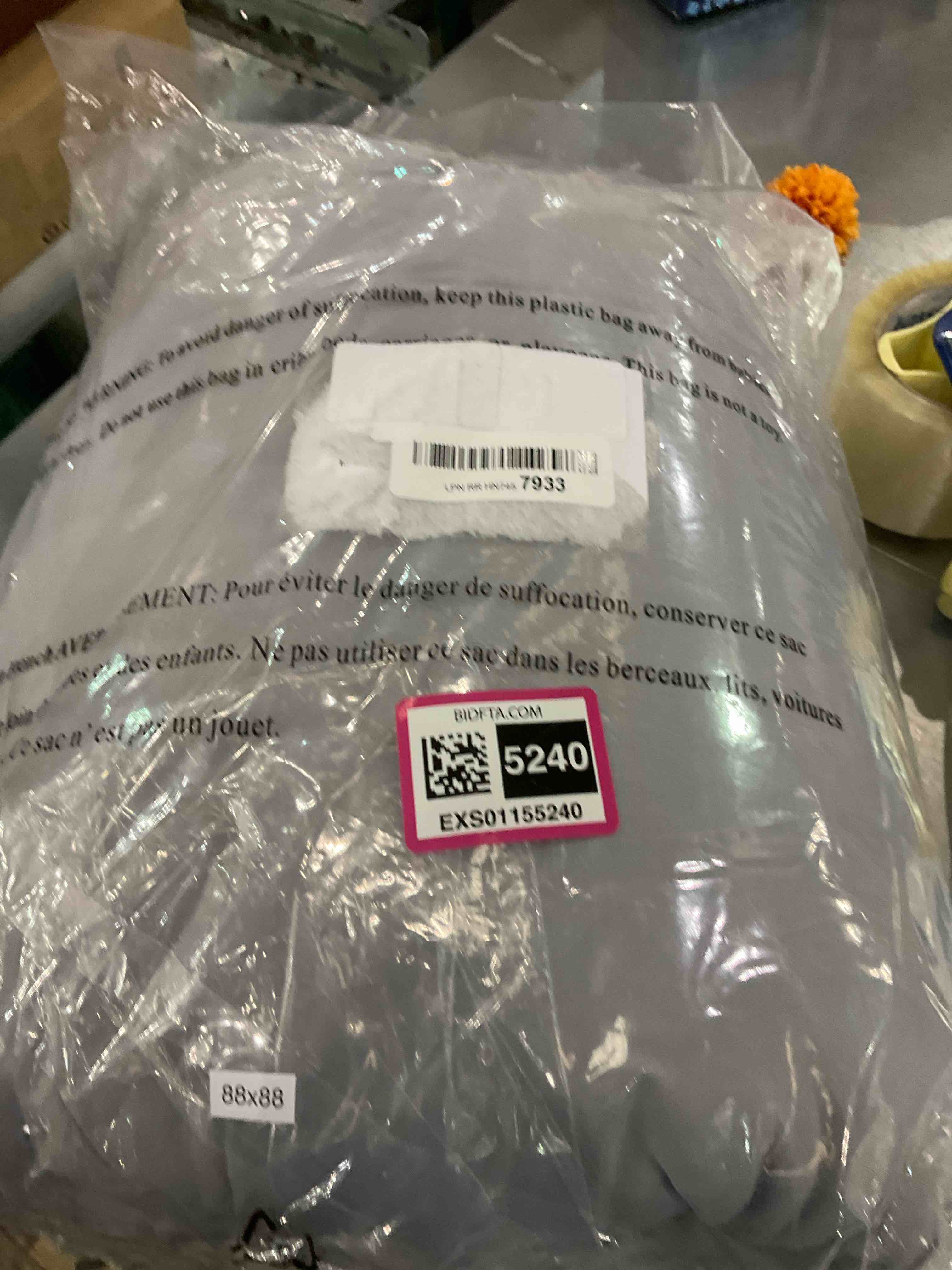 https://s3.amazonaws.com/lotting-images-prod/bidfta/EXS01155240_1705085360134.jpeg