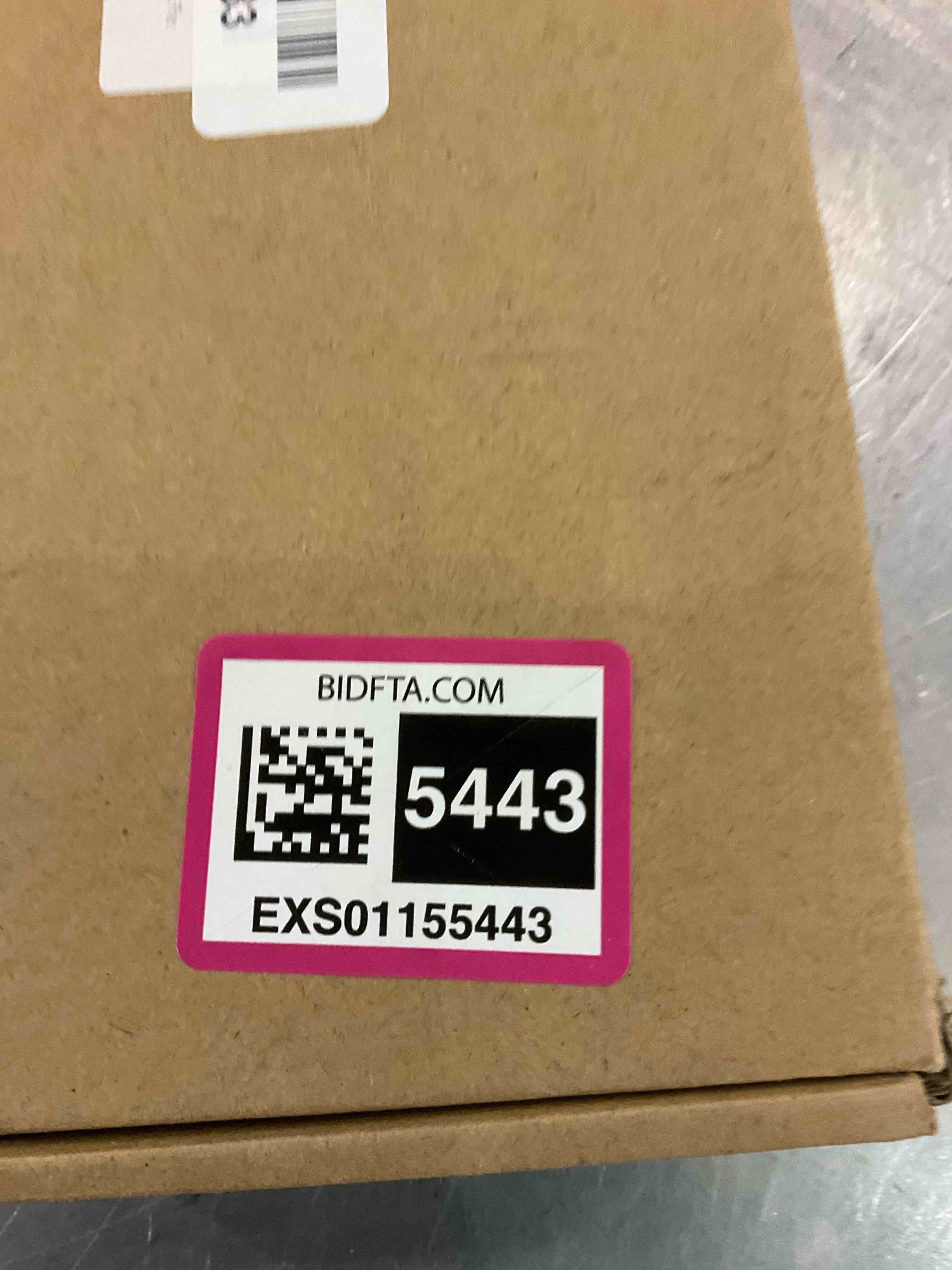 https://s3.amazonaws.com/lotting-images-prod/bidfta/EXS01155443_1705587773221.jpeg