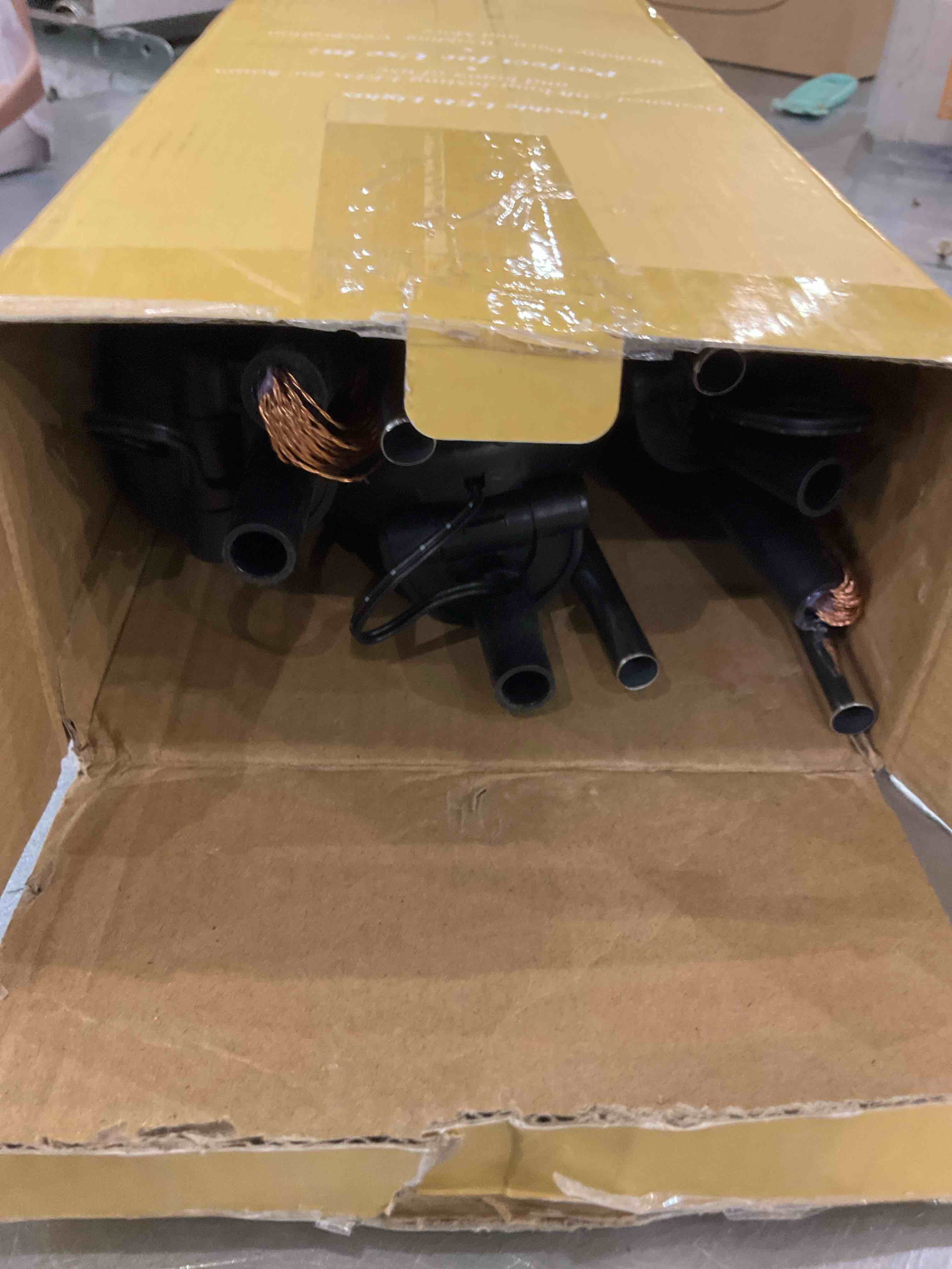 https://s3.amazonaws.com/lotting-images-prod/bidfta/EXS01155480_1705591619490.jpeg