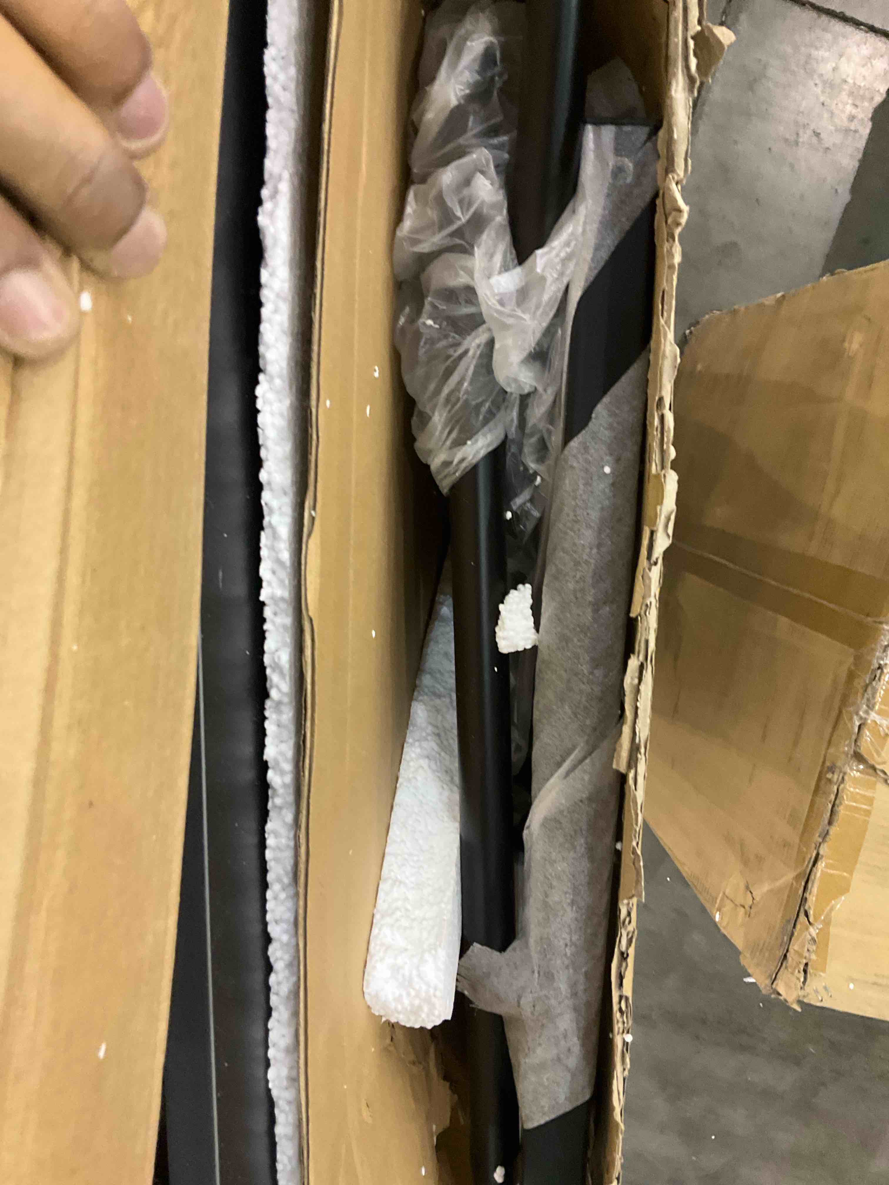 https://s3.amazonaws.com/lotting-images-prod/bidfta/EXS01156001_1705073661404.jpeg