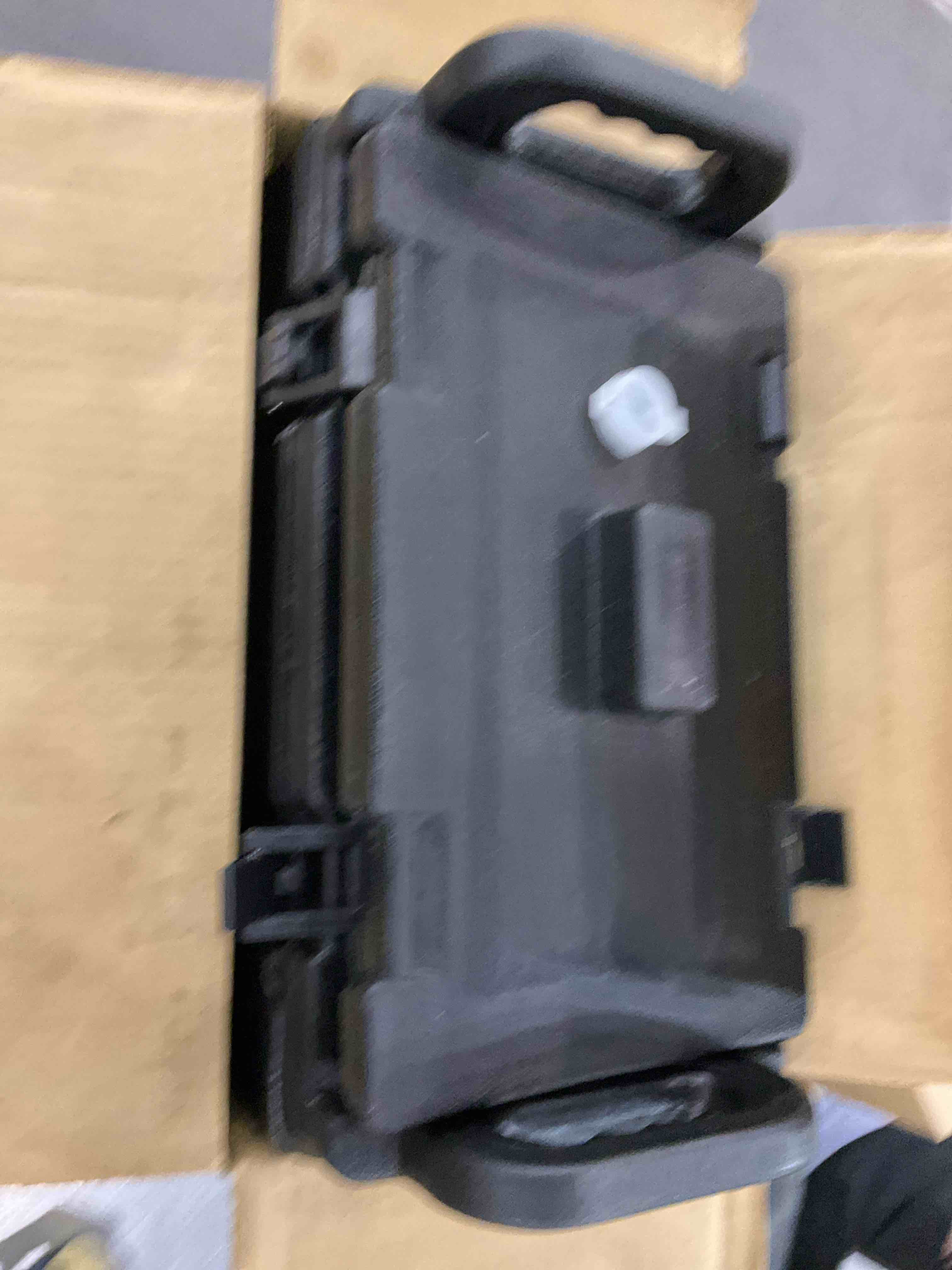 https://s3.amazonaws.com/lotting-images-prod/bidfta/EXS01156095_1705077253267.jpeg