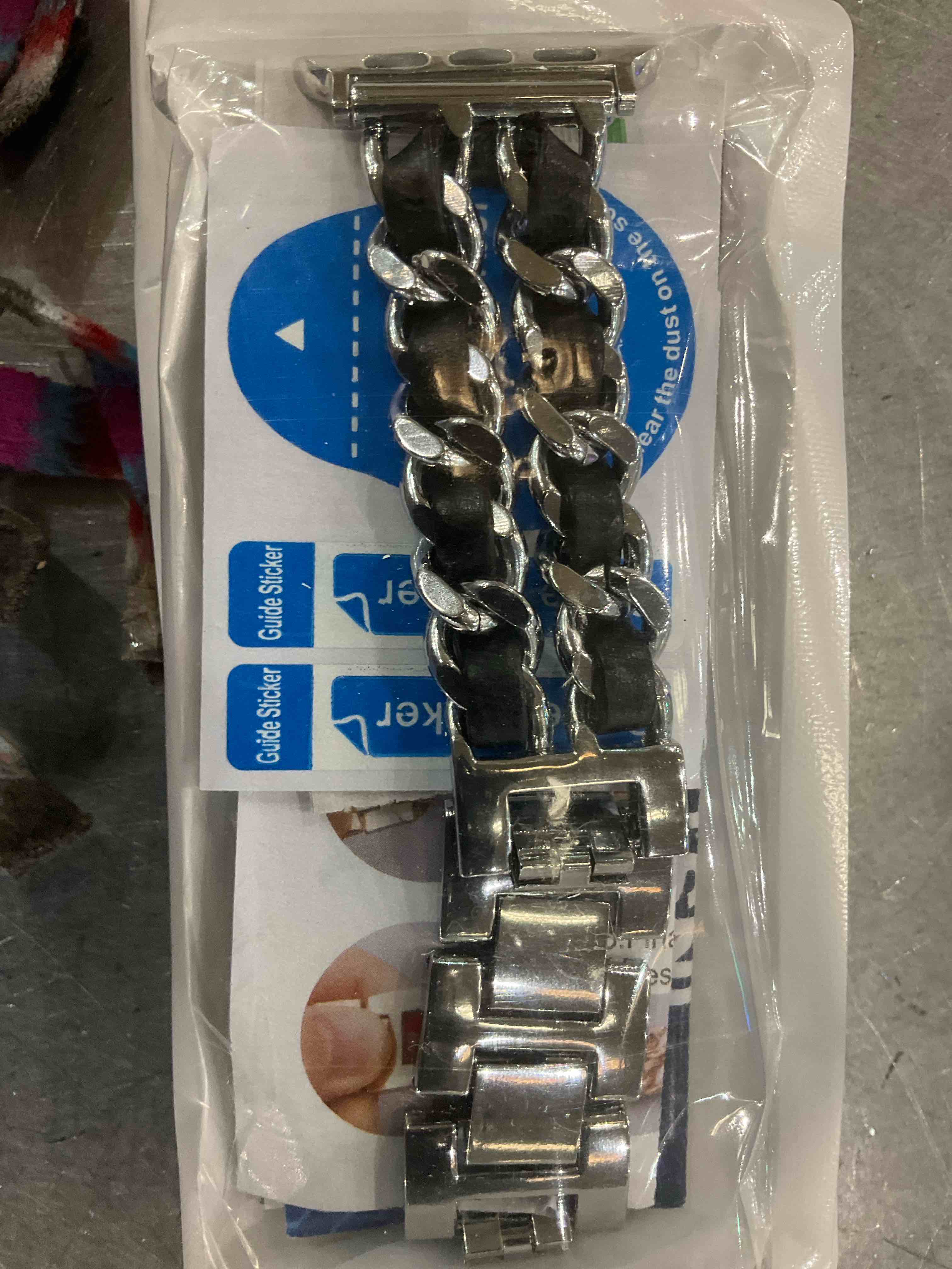 https://s3.amazonaws.com/lotting-images-prod/bidfta/EXS01156283_1705513393376.jpeg