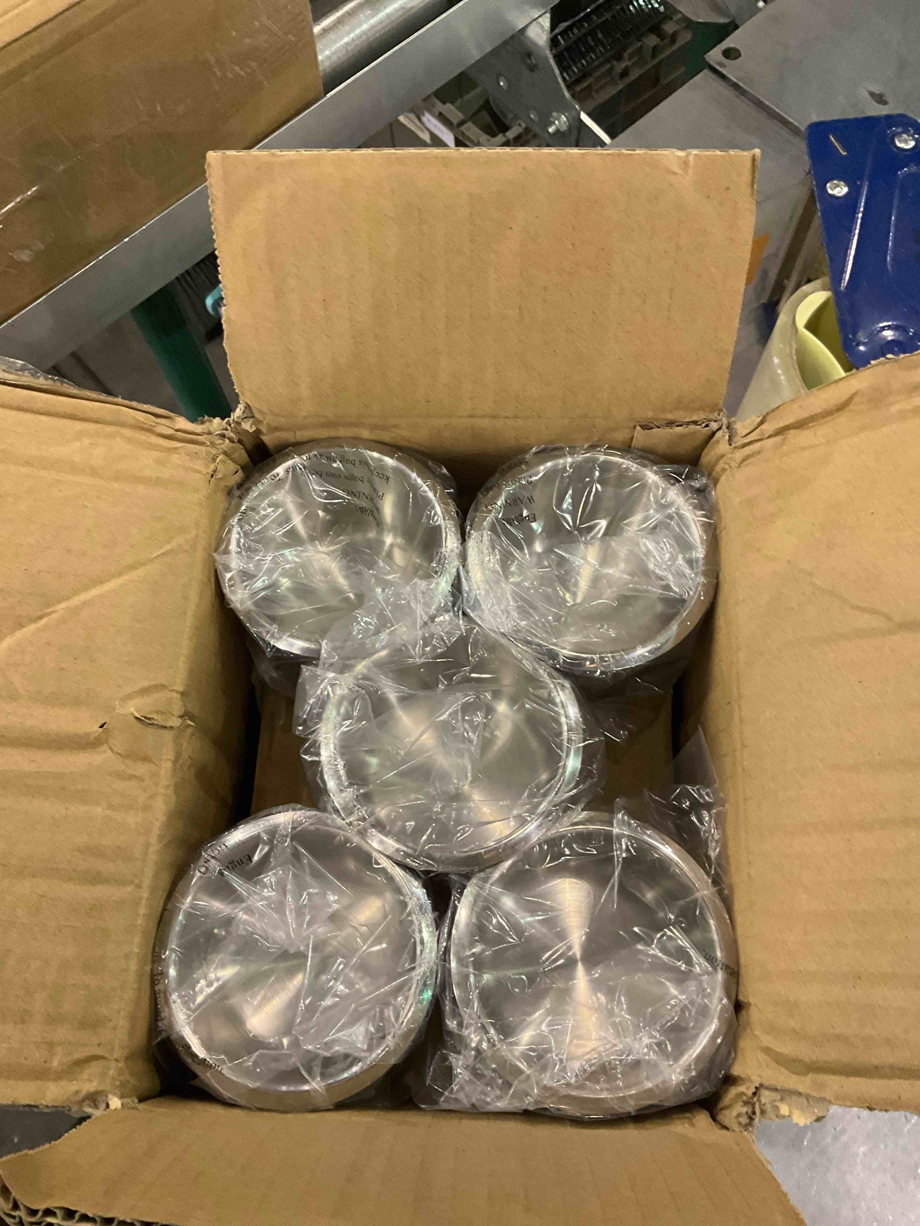 https://s3.amazonaws.com/lotting-images-prod/bidfta/EXS01156313_1706124688222.jpeg