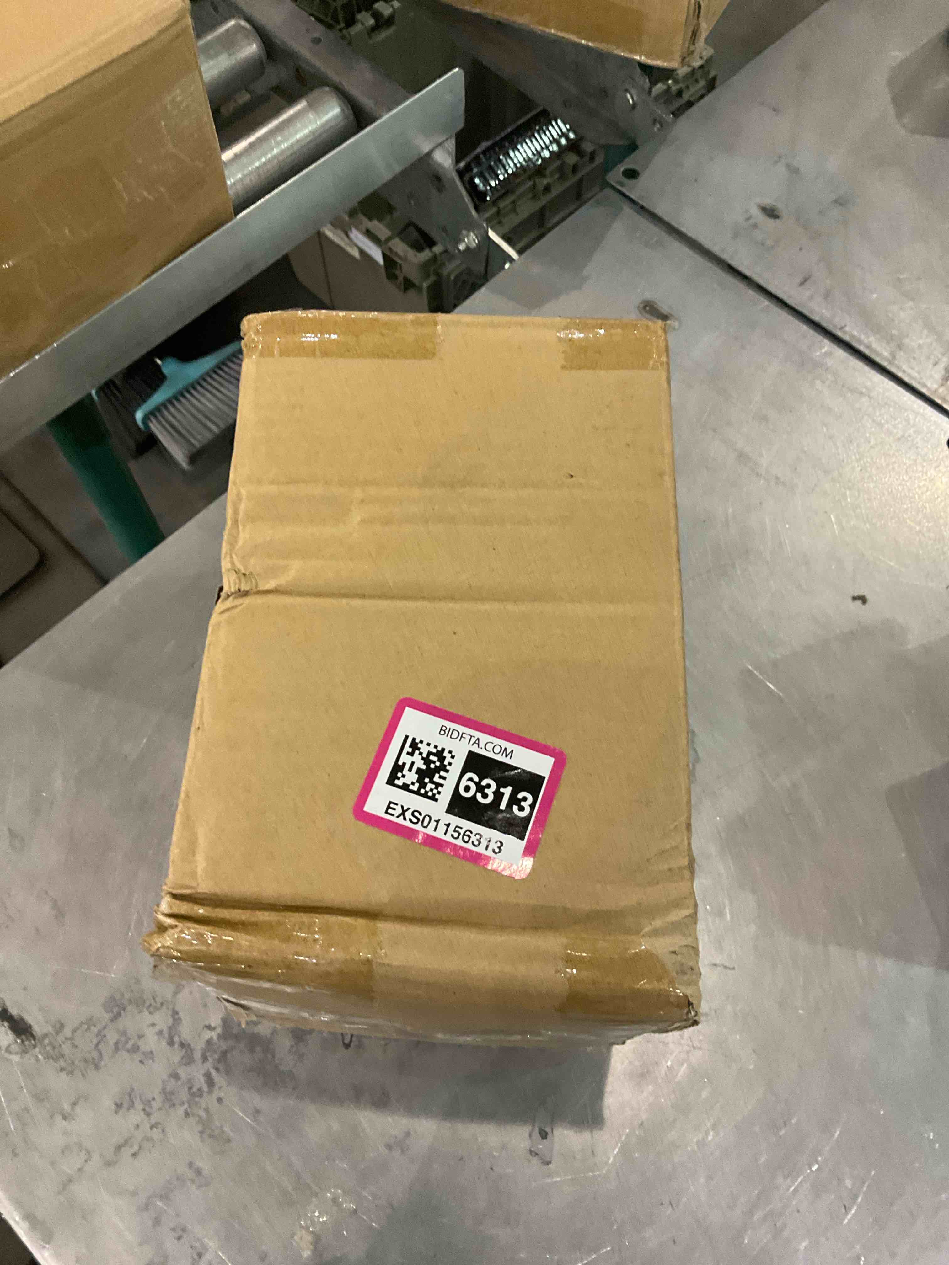 https://s3.amazonaws.com/lotting-images-prod/bidfta/EXS01156313_1706124724621.jpeg