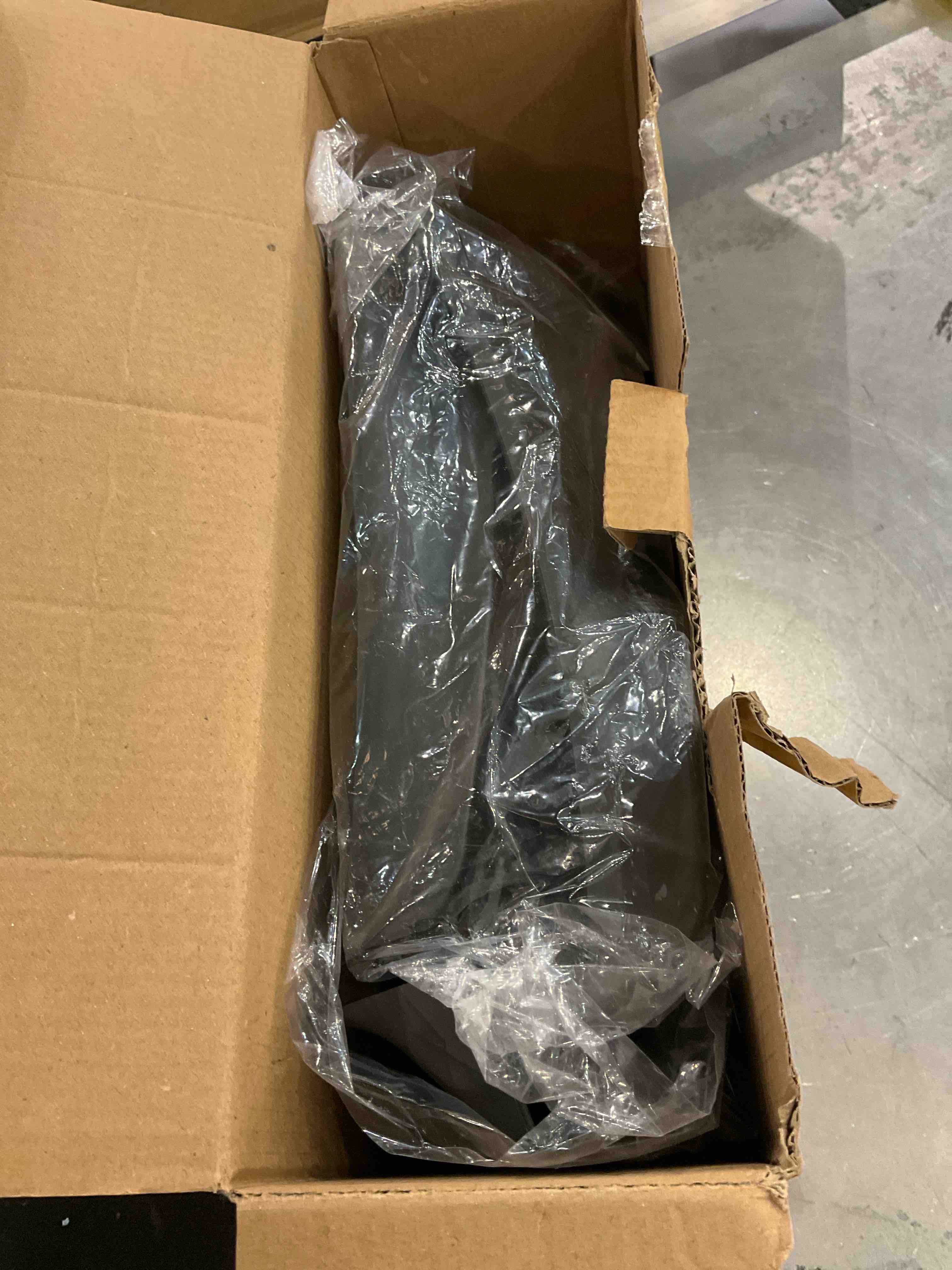 https://s3.amazonaws.com/lotting-images-prod/bidfta/EXS01156513_1705588500147.jpeg