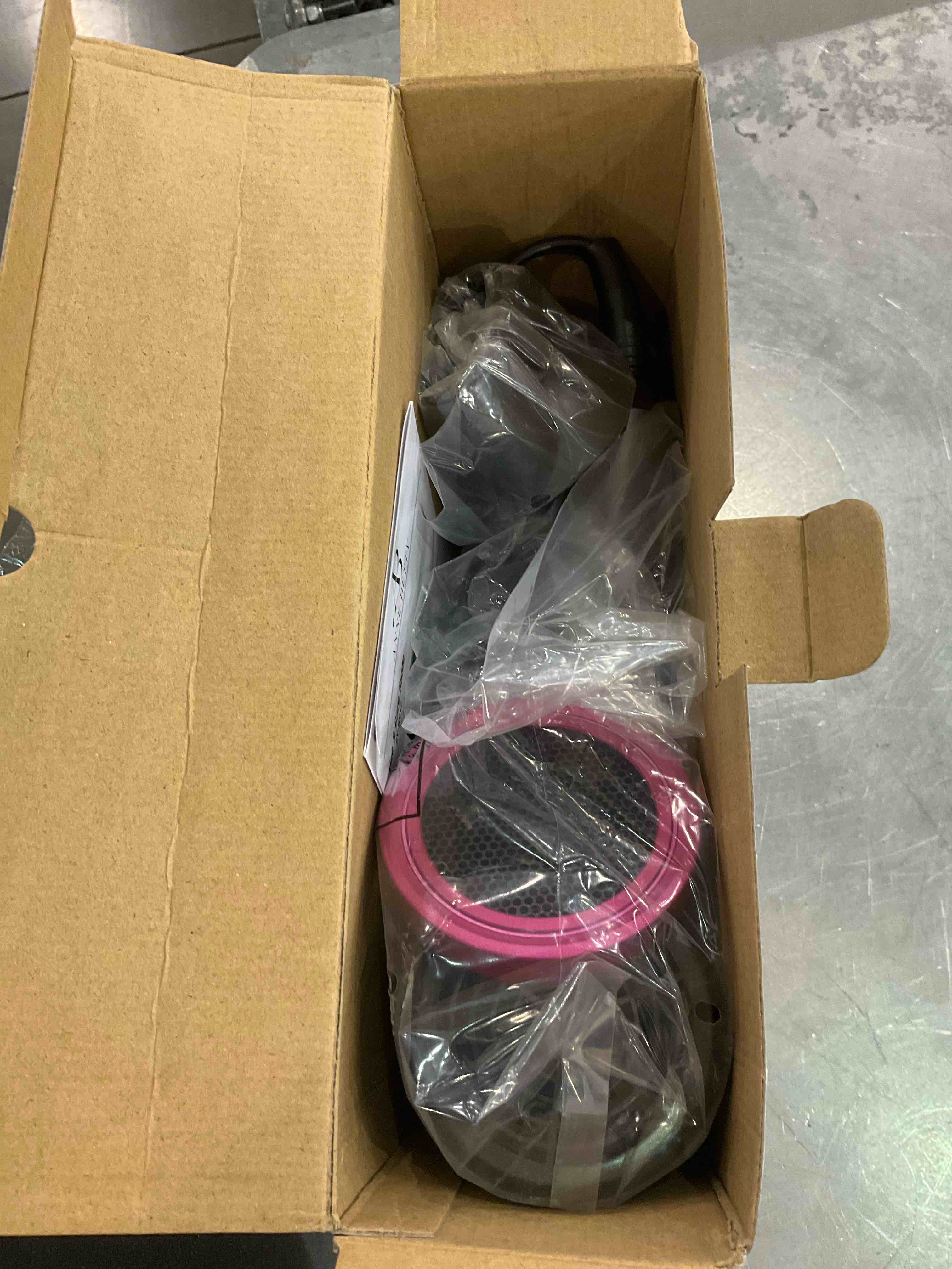 https://s3.amazonaws.com/lotting-images-prod/bidfta/EXS01156608_1705600882837.jpeg