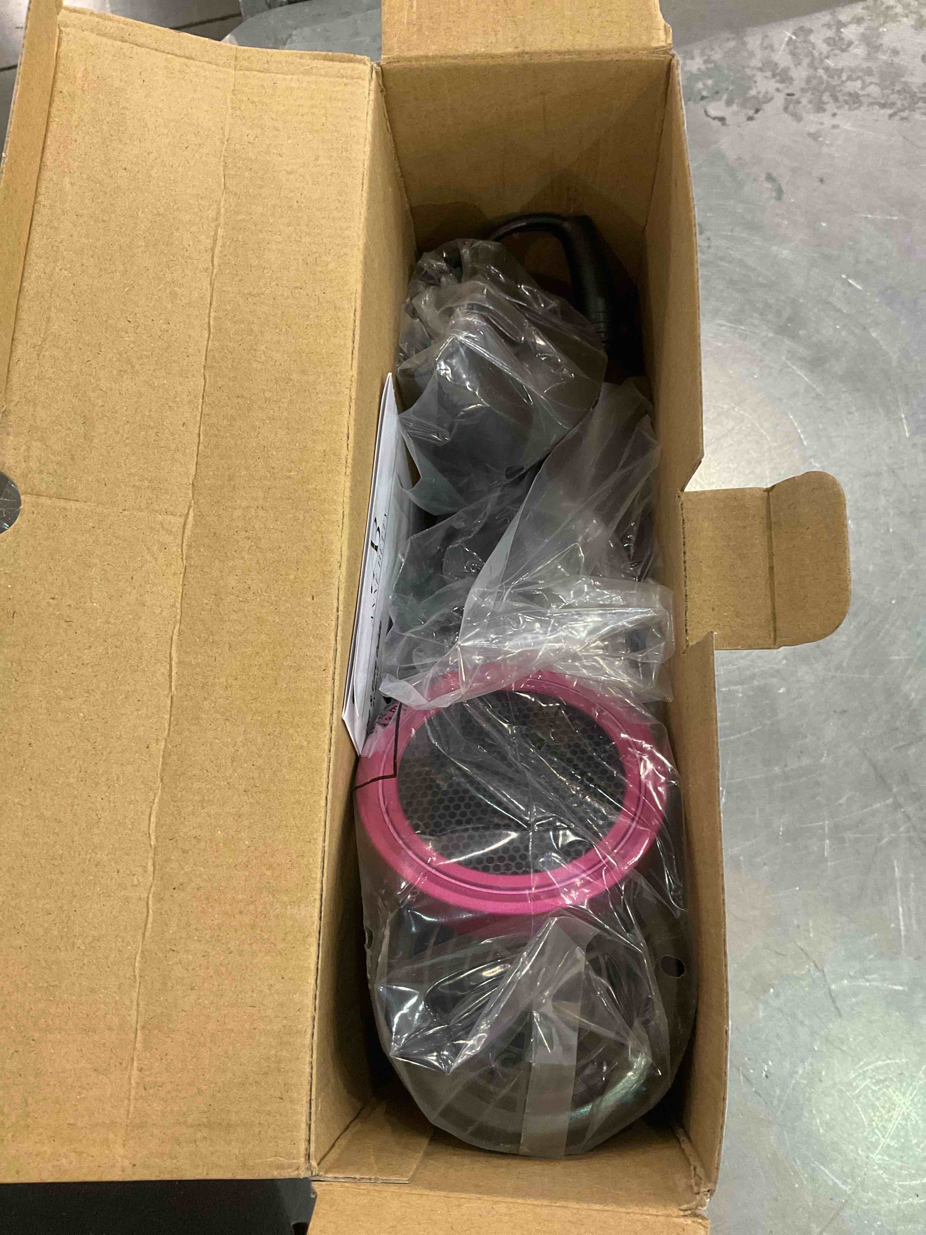 https://s3.amazonaws.com/lotting-images-prod/bidfta/EXS01156608_1705600883820.jpeg