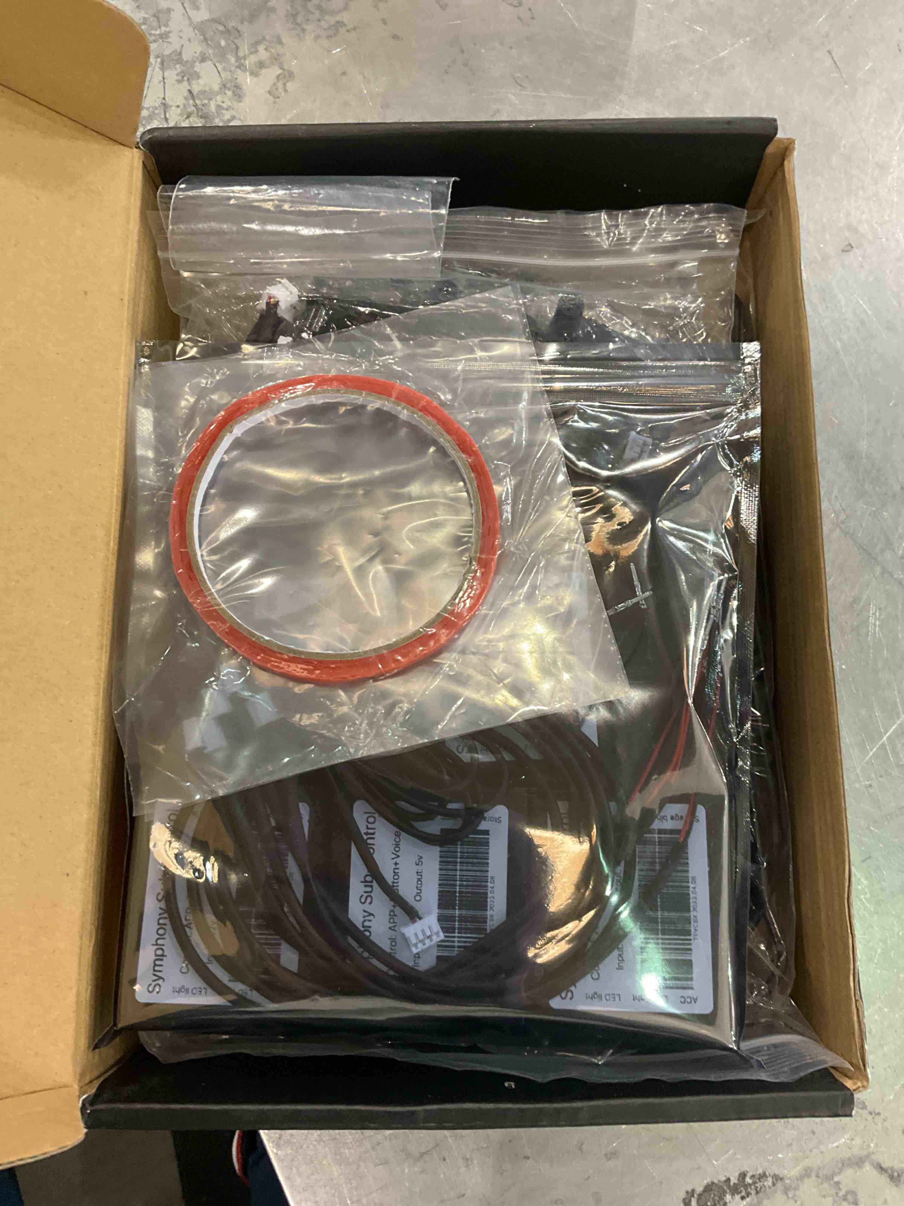 https://s3.amazonaws.com/lotting-images-prod/bidfta/EXS01156674_1705679066503.jpeg