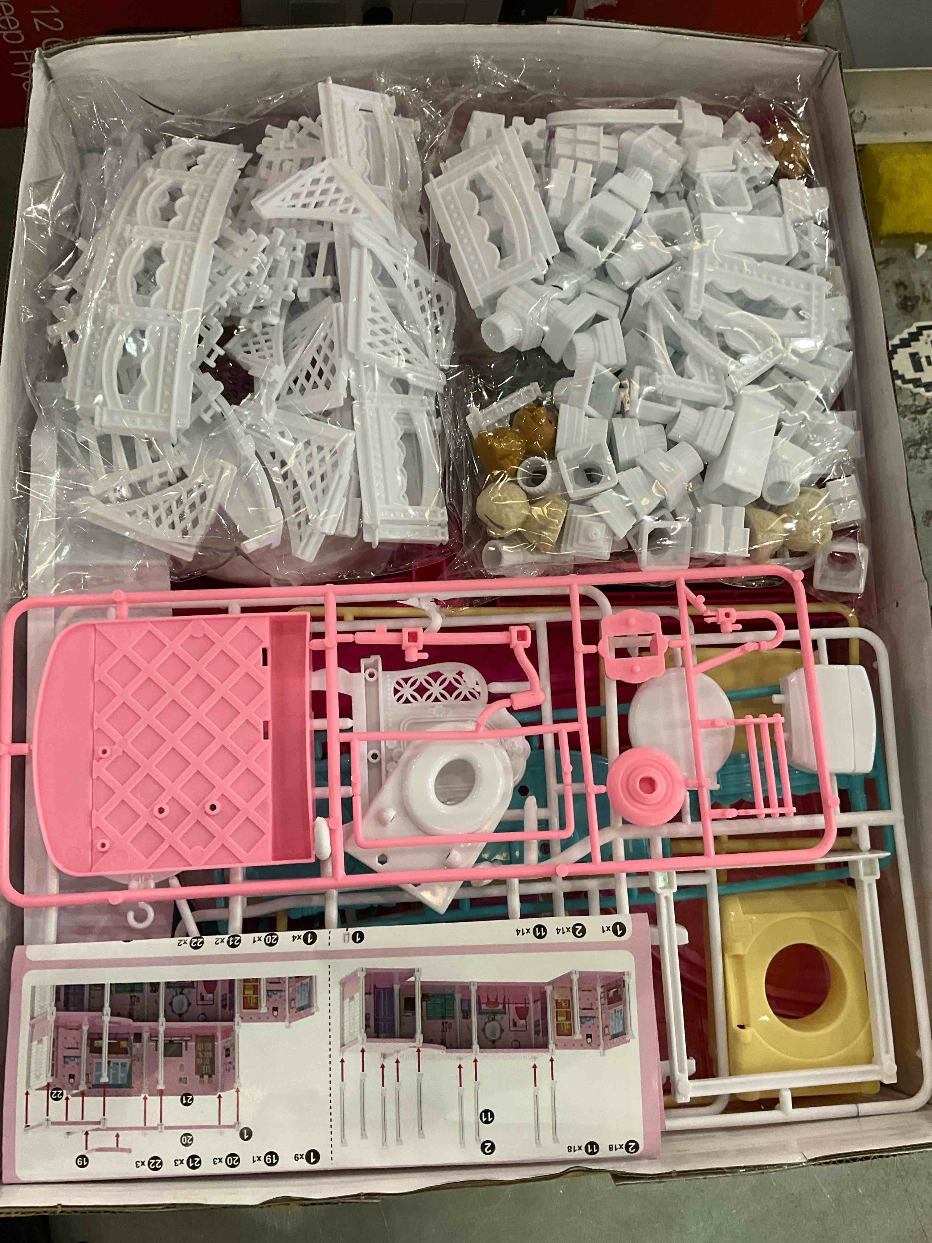 Barbie DreamHouse Dollhouse with 70+ Accessories, Working Elevator & Slide, Transforming Furniture, Lights & Sounds (Amazon Exclusive), Multicolor