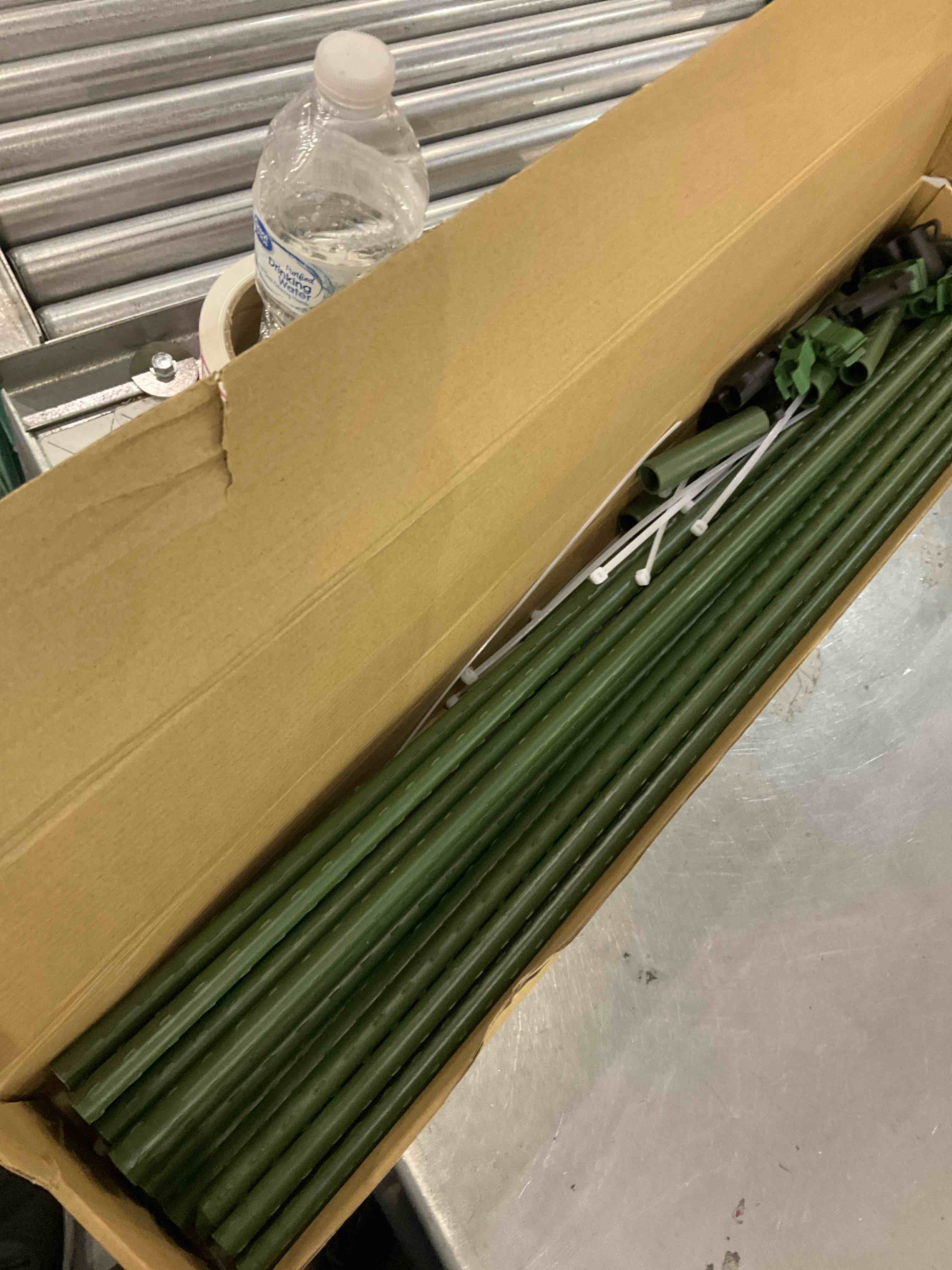https://s3.amazonaws.com/lotting-images-prod/bidfta/EXS01158029_1705070951525.jpeg