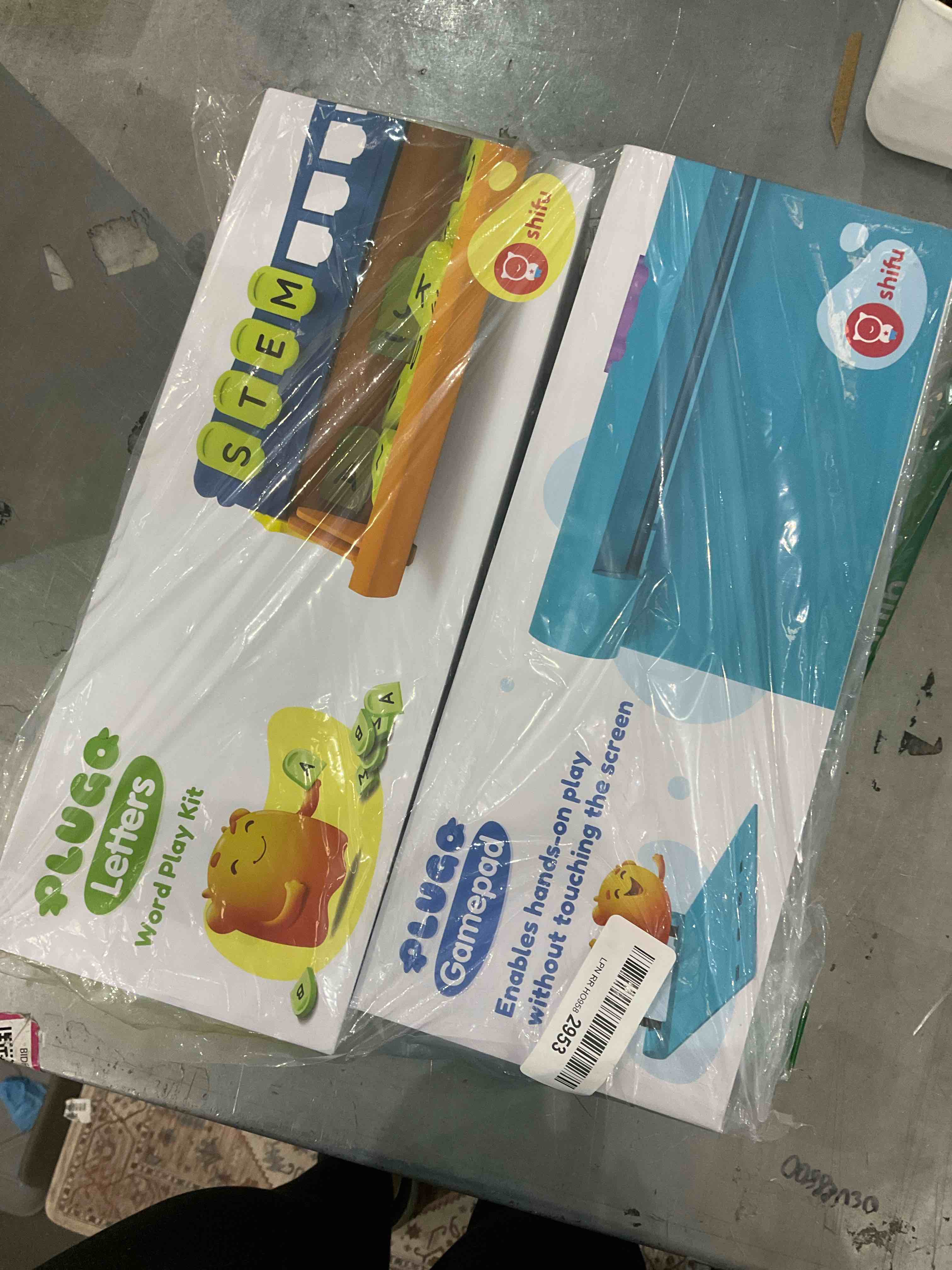 https://s3.amazonaws.com/lotting-images-prod/bidfta/EXS01158144_1705088122424.jpeg