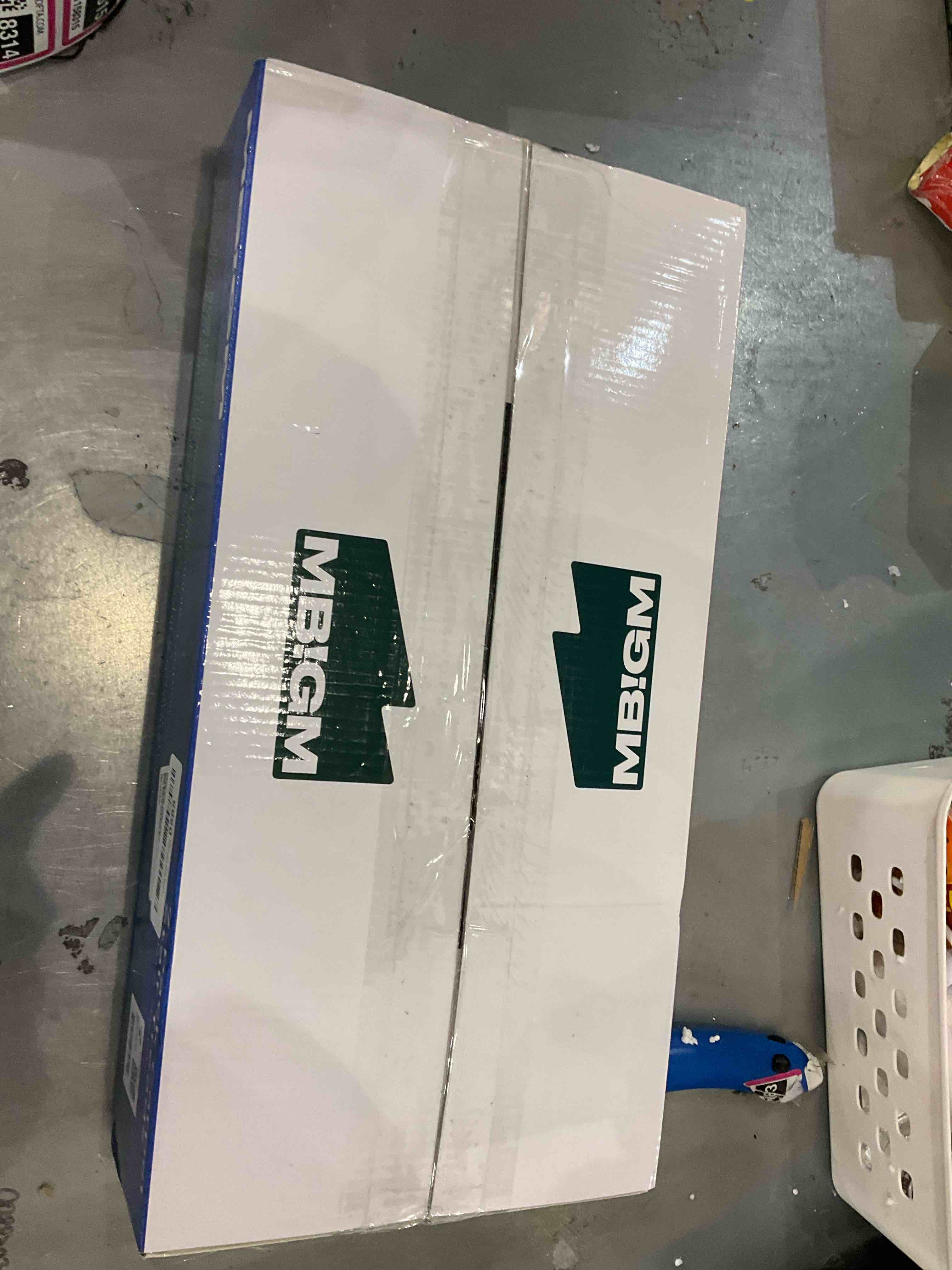 https://s3.amazonaws.com/lotting-images-prod/bidfta/EXS01158314_1705601289329.jpeg
