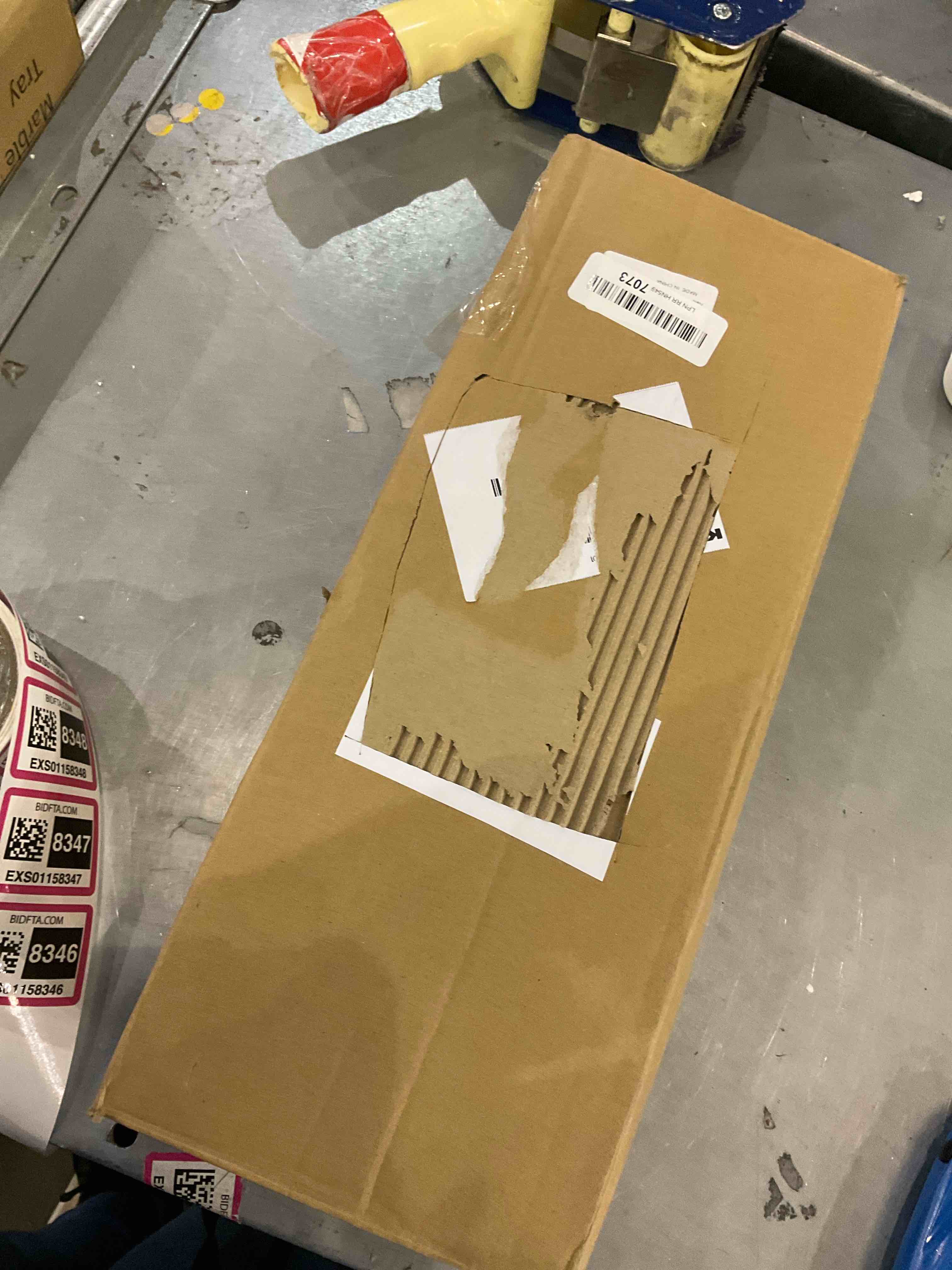 https://s3.amazonaws.com/lotting-images-prod/bidfta/EXS01158346_1705605689492.jpeg