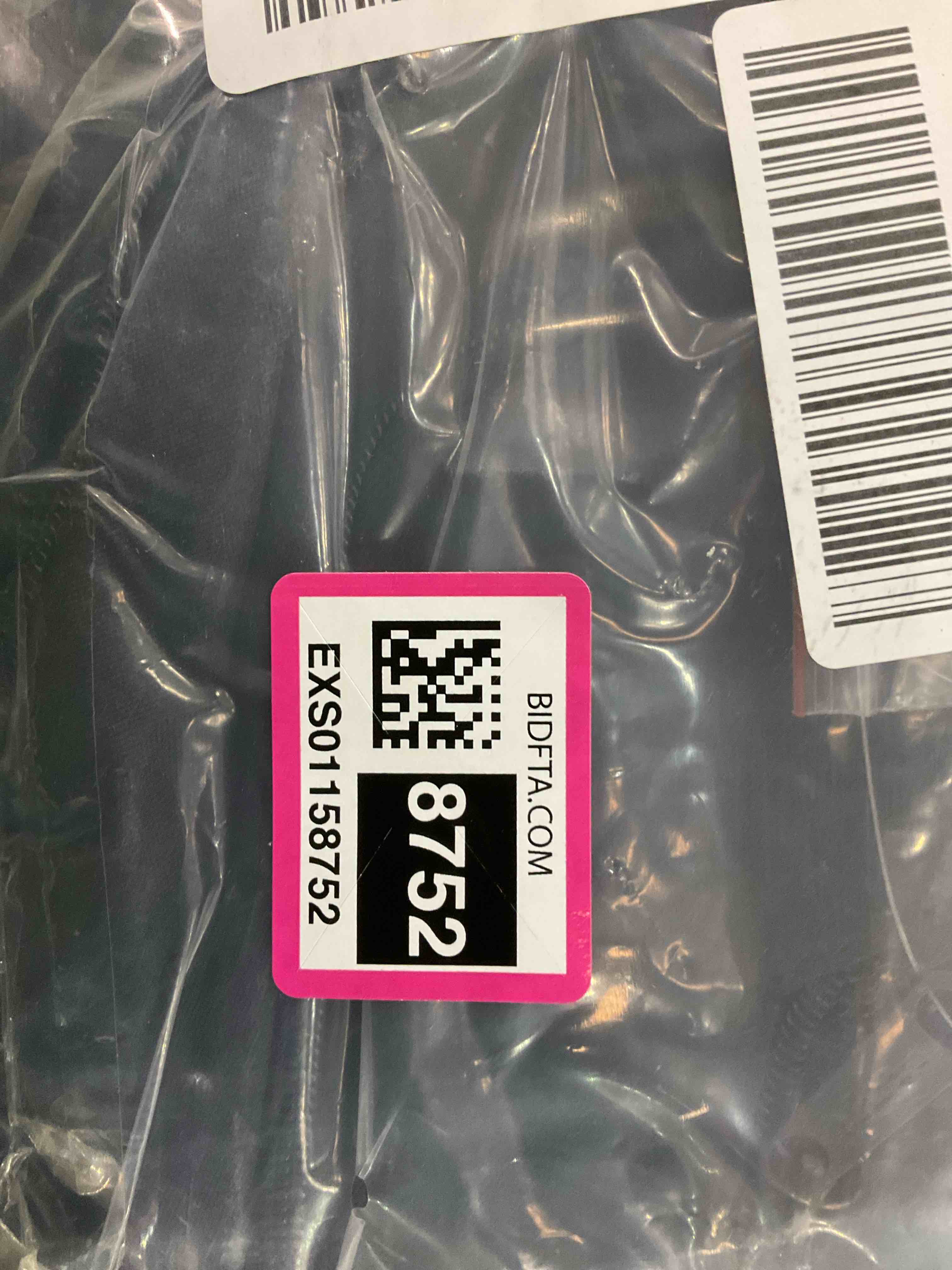 https://s3.amazonaws.com/lotting-images-prod/bidfta/EXS01158752_1704917802893.jpeg